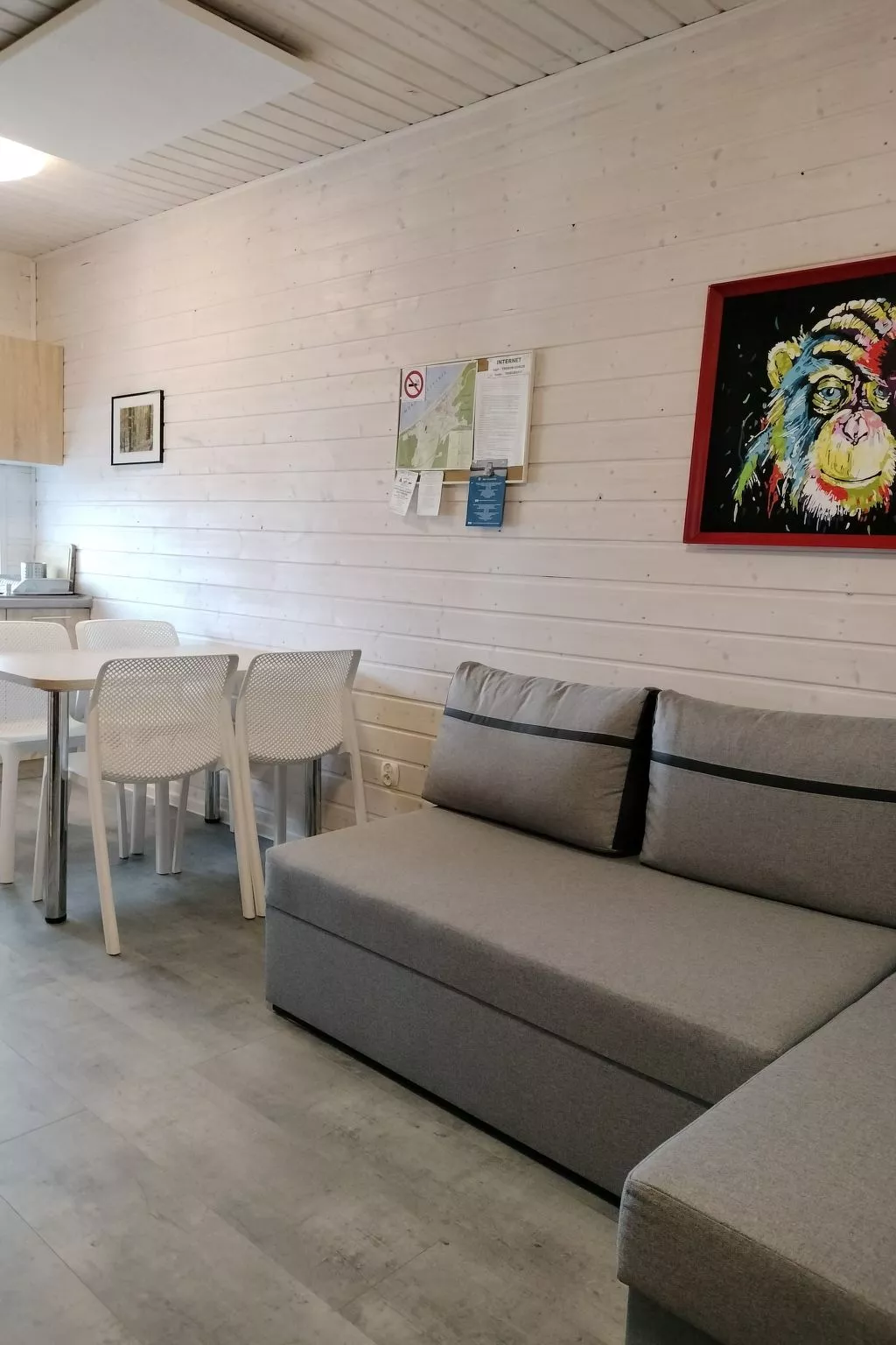 Trebor"-Häuser in einem eingezäunten Gebiet-Binnen