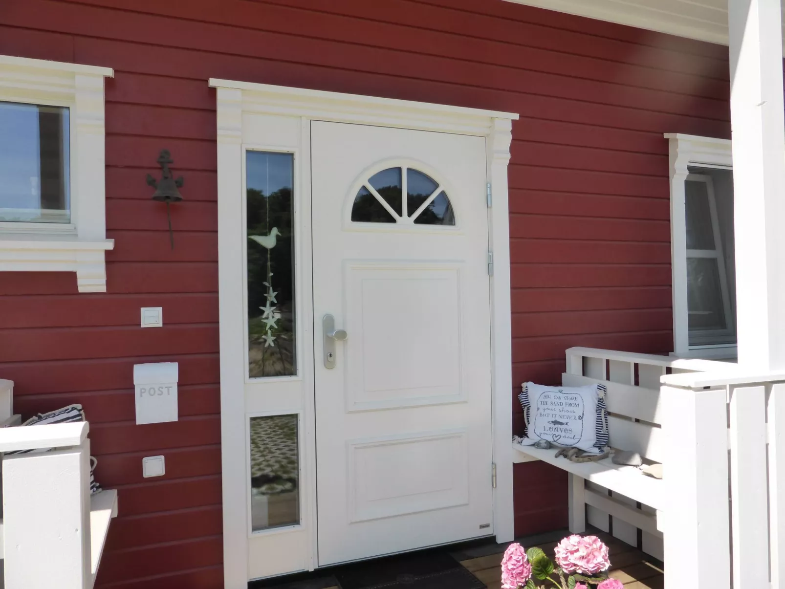 Komfortables Ferienhaus in Breege mit Sauna-Buiten