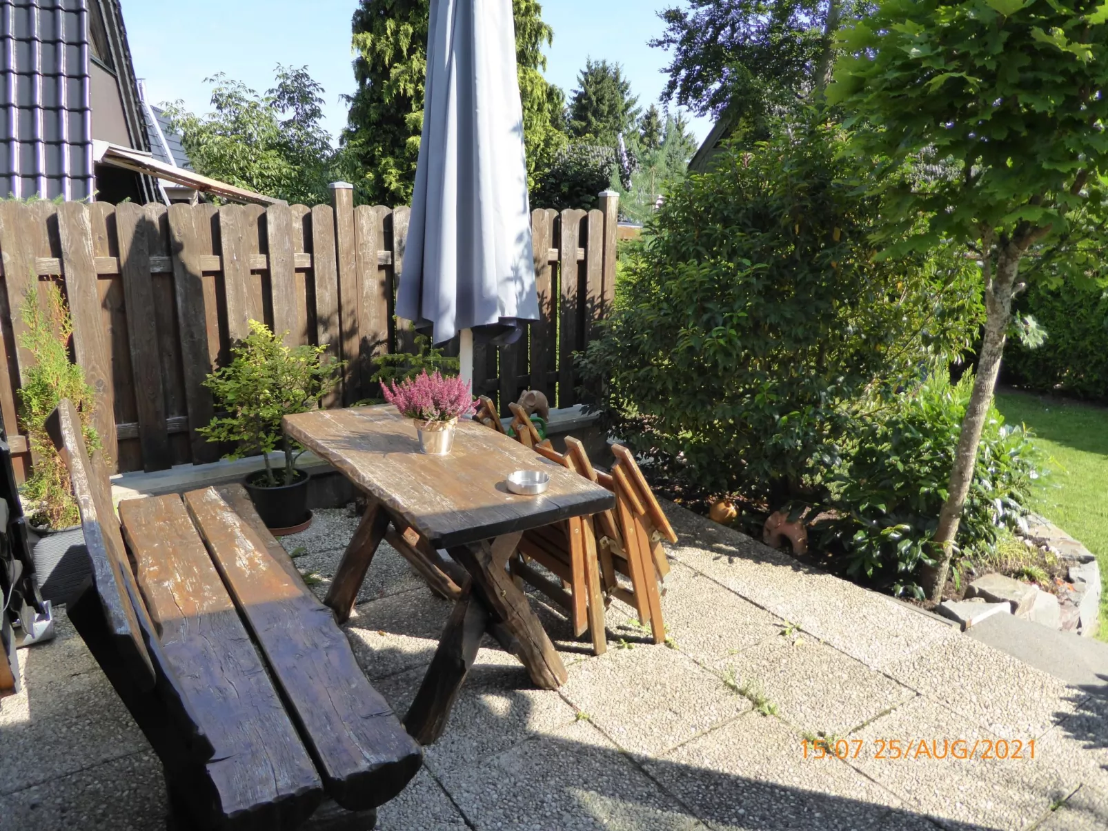 Eifelwaldhäuschen-Buiten