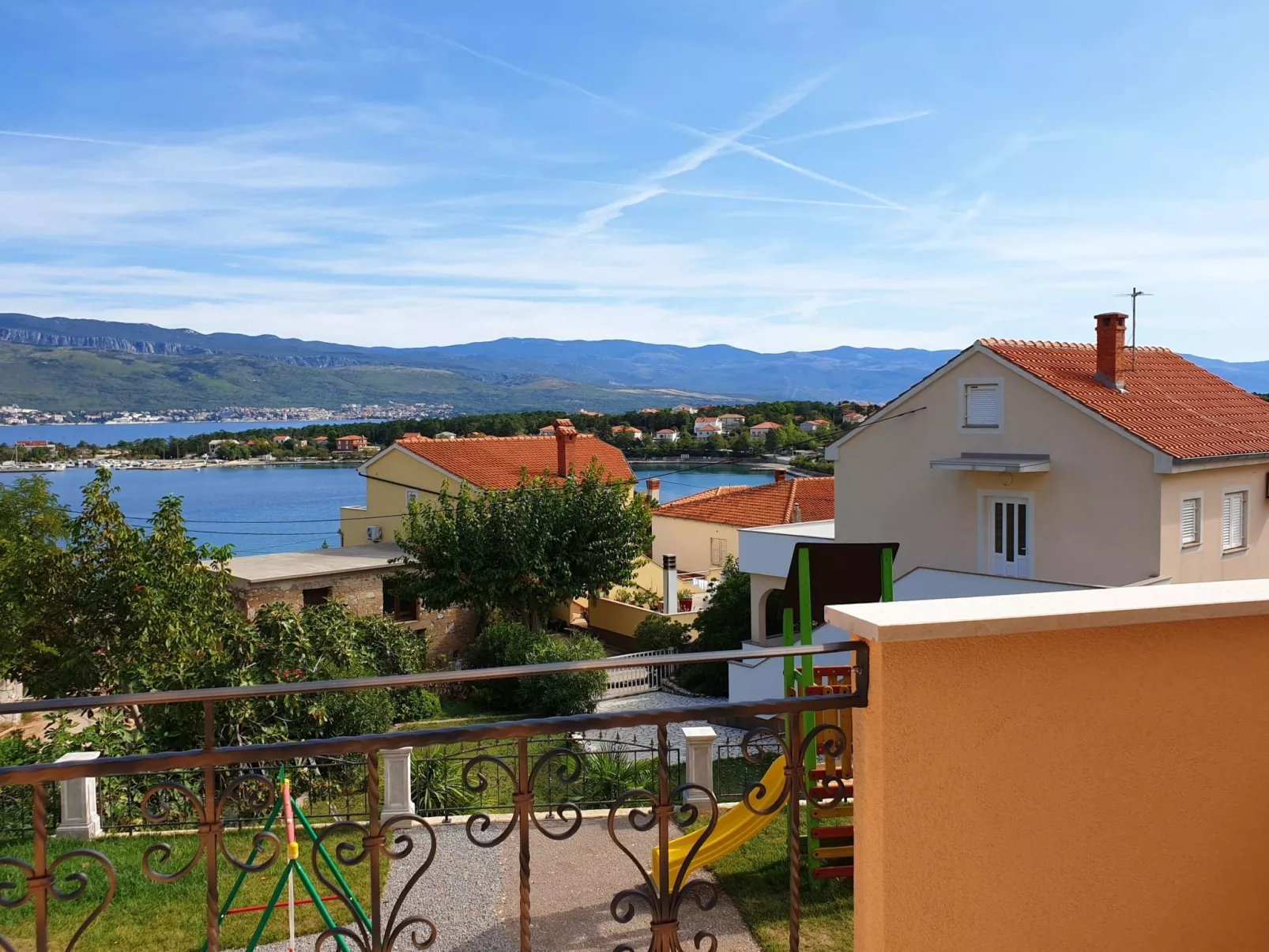 Apartment Rebeka-Buiten