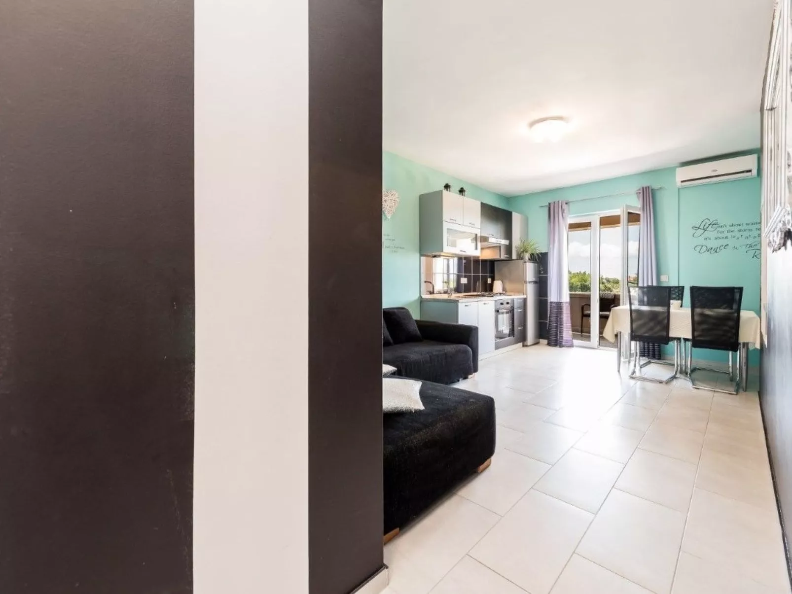 Wohnung Kim Black - von TA Leut Agency-Binnen