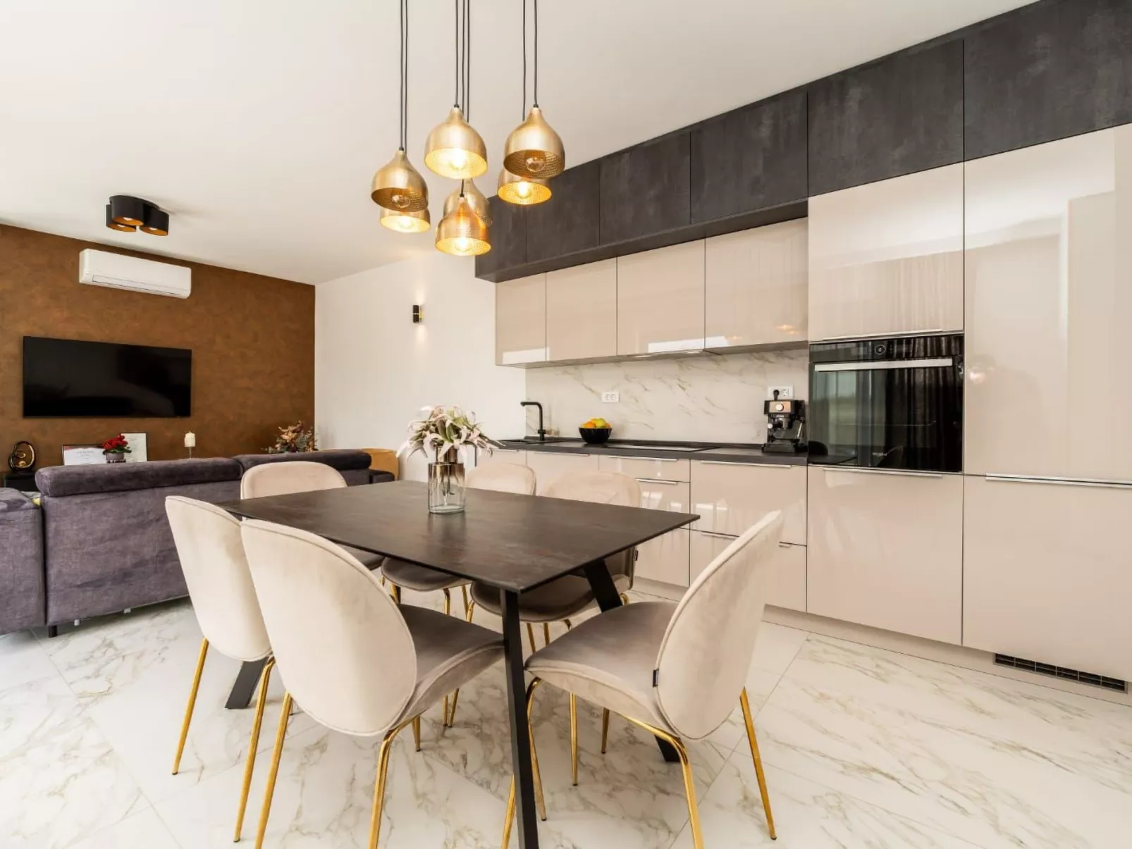 Villa mit beheiztem Pool - von TA Leut Agency-Image-tags.info