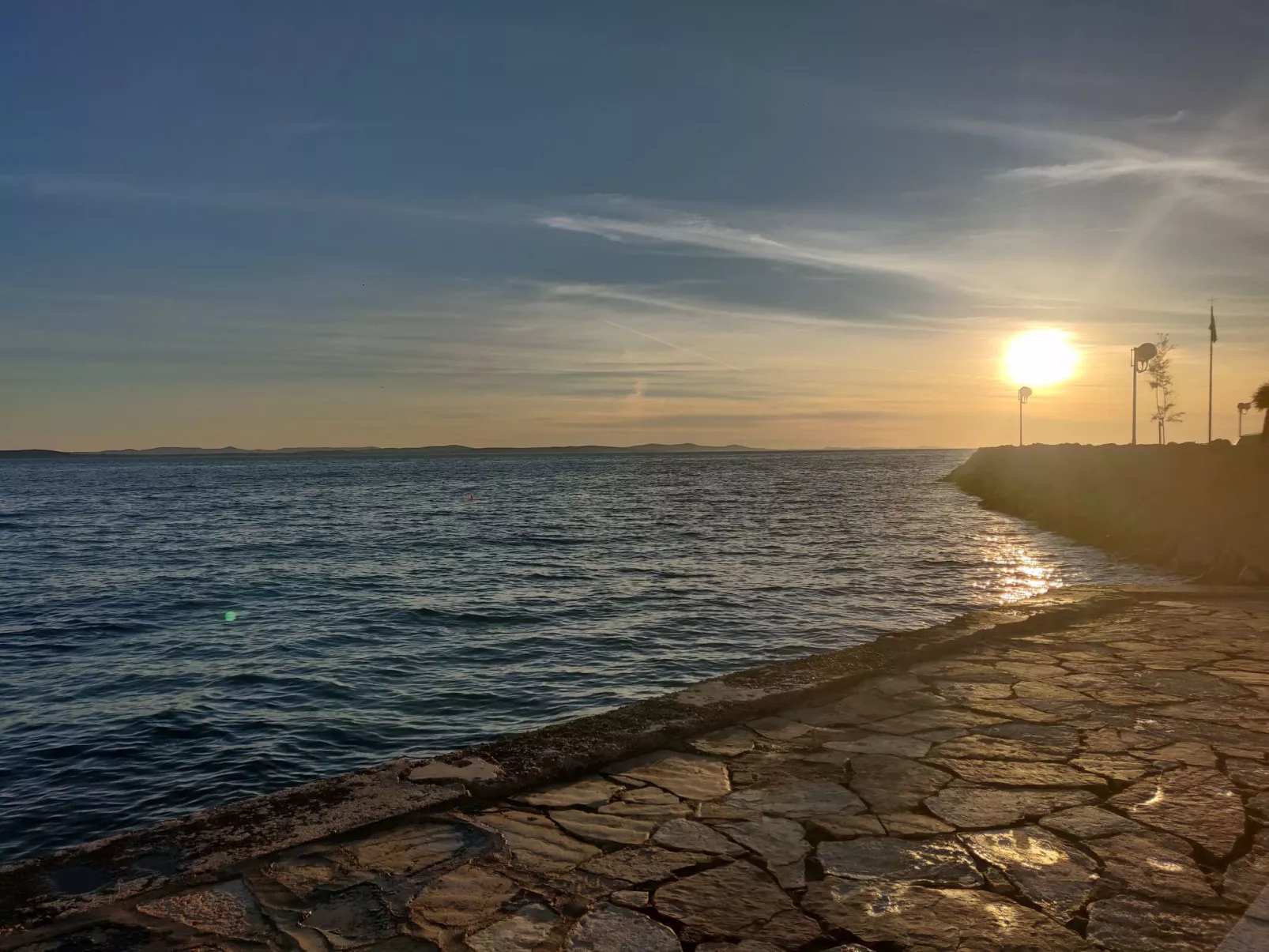 Große Ferienwohnung in Zadar mit Privatem Balkon-Buiten