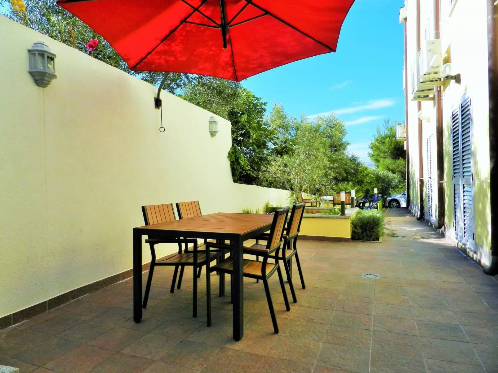 Appartment mit Pool und Whirlpool, Okrug Gornji-Buiten