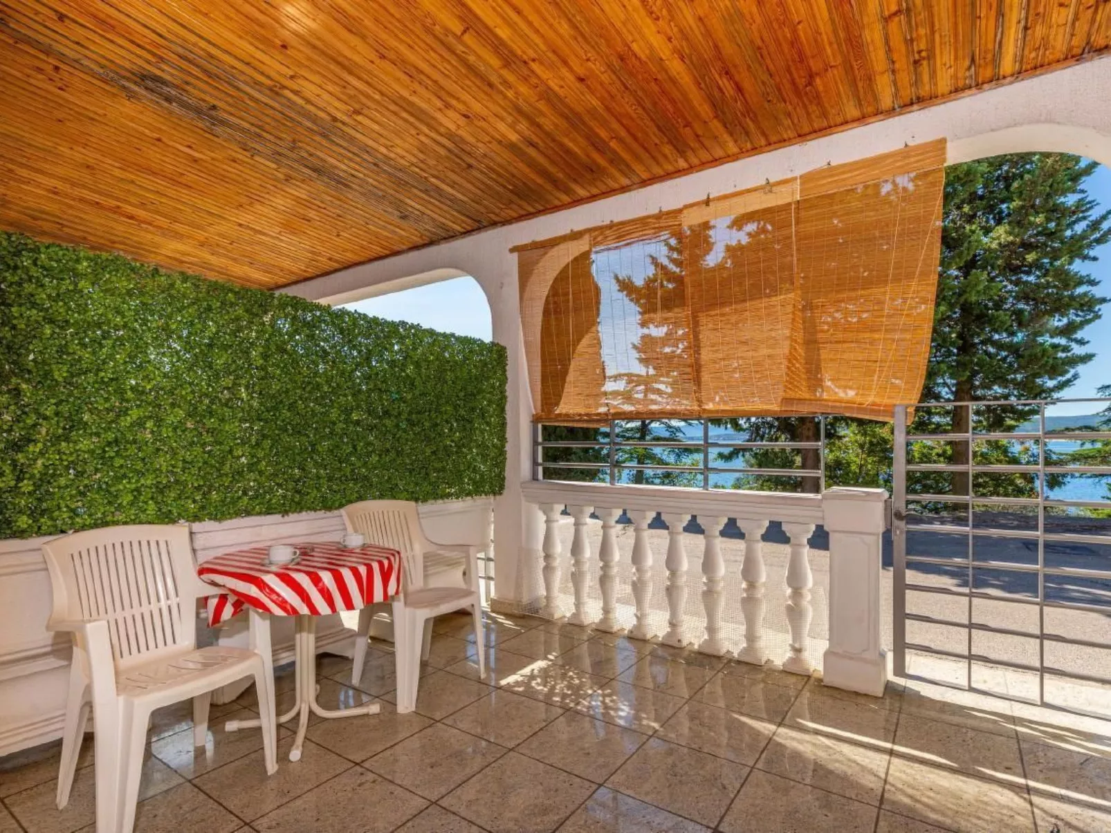 Wohnung in Dramalj mit Kleiner Terrasse-Buiten