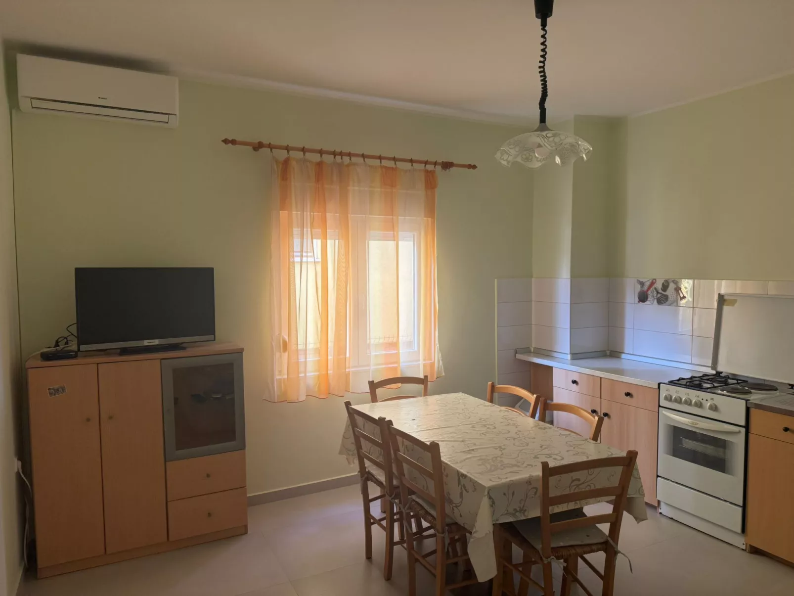 Appartement mit überdachter Terrasse-Binnen