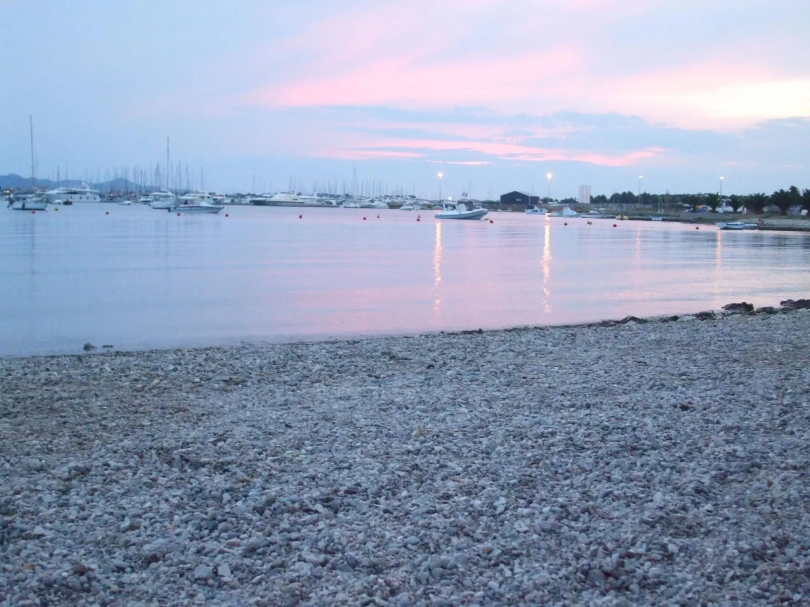 Appartement mit Balkon-Image-tags.info