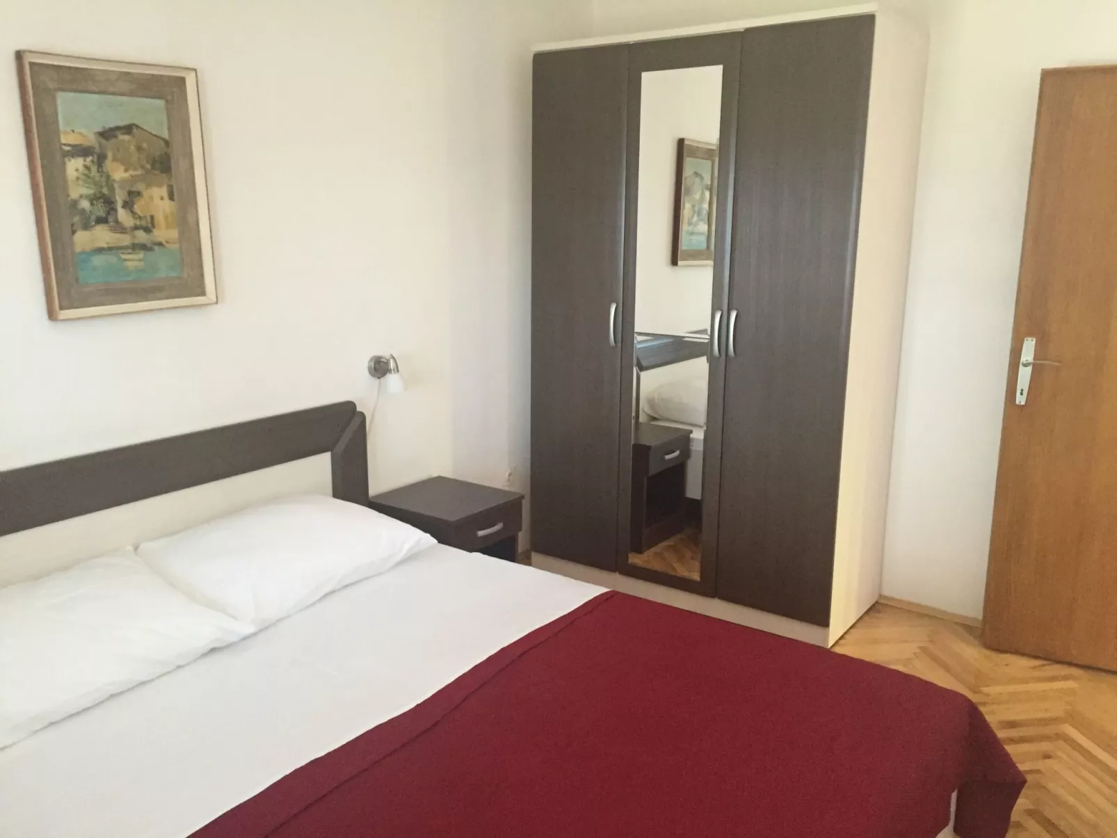 Mit einer überdachten Terrasse-Binnen