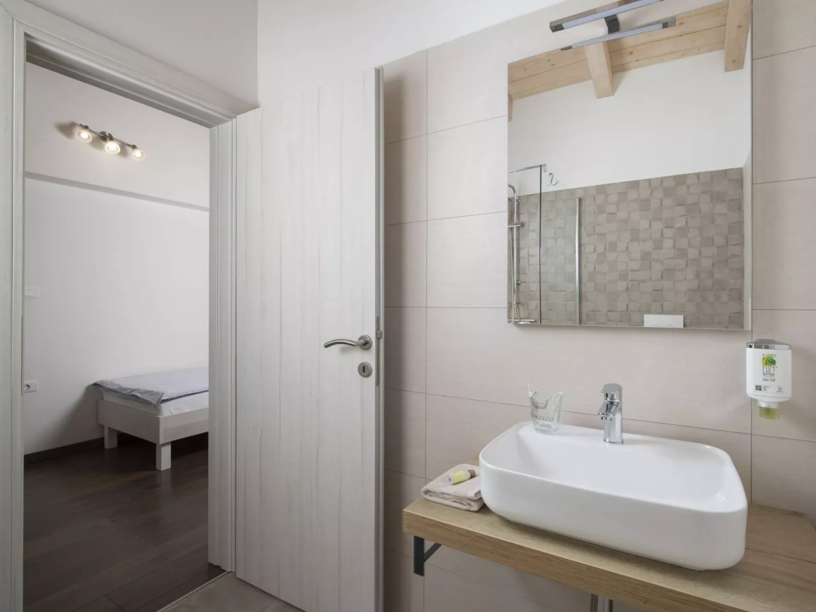 "Villa Matea" mit privatem Pool-Binnen