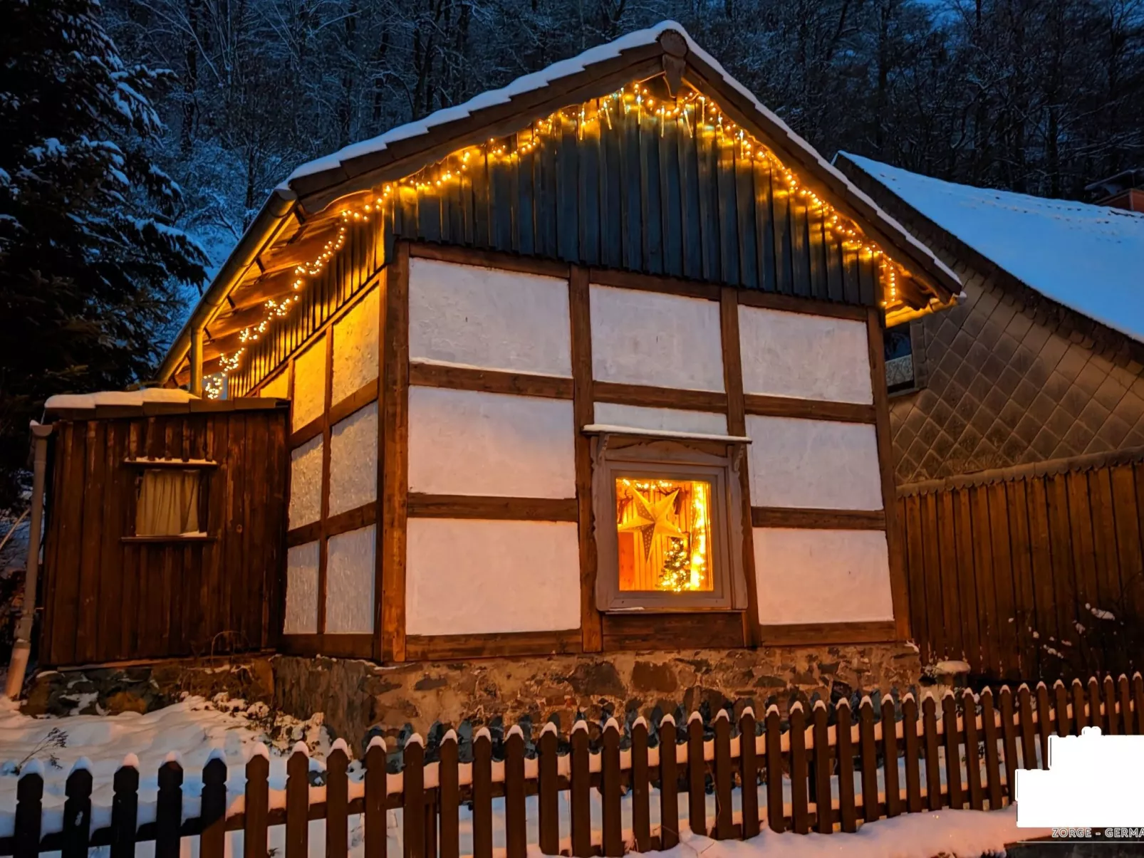 Authentisches Fachwerkhaus am Rande des Waldes-Image-tags.info