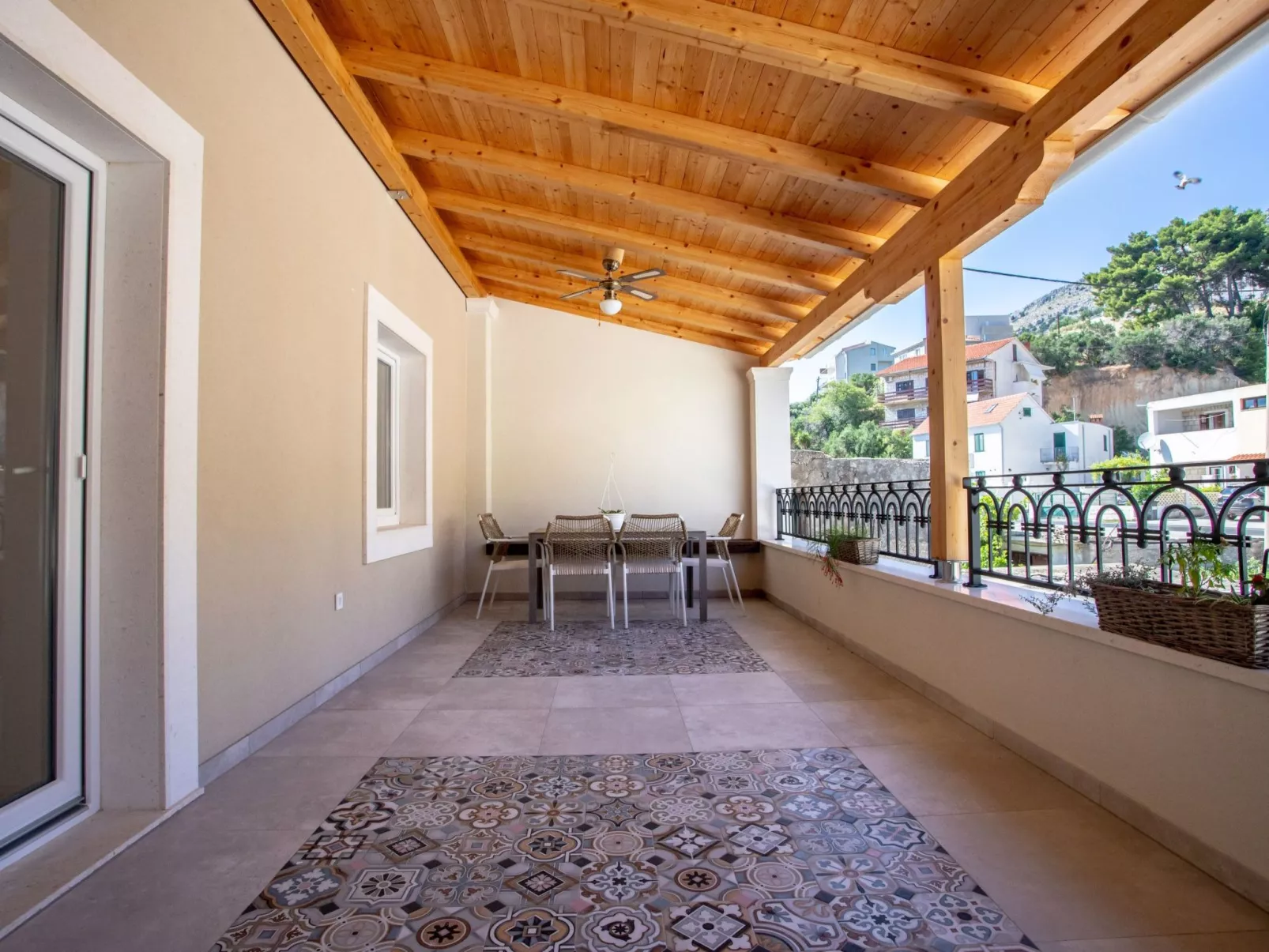 Für 12 Personen ca. 180 m&sup2; in Jesenice, Dalmatien (Gespanschaft Split-Dalm-Buiten