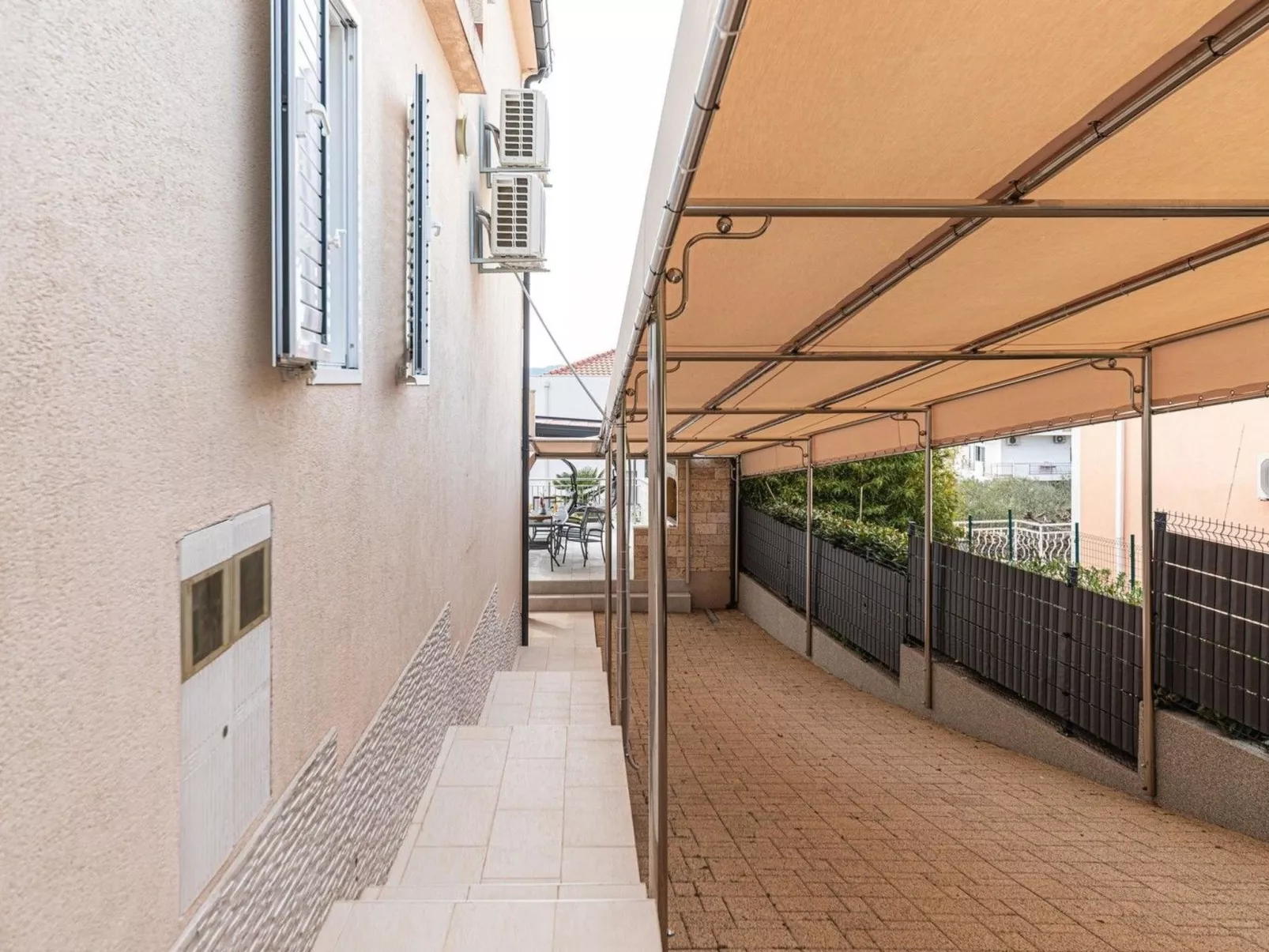 Villa Urban in Trogir mit privatem beheiztem Pool-Buiten