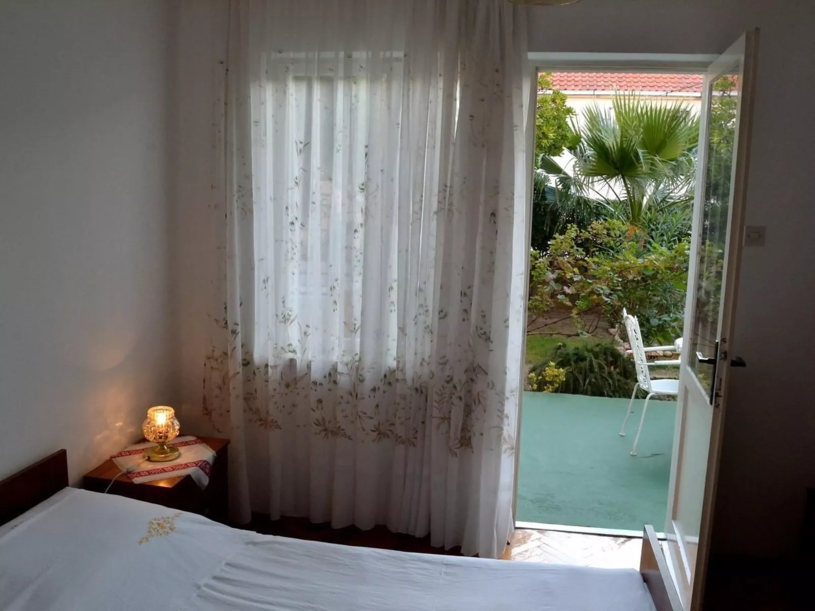 Große Ferienwohnung in Pag mit Privater Terrasse-Binnen