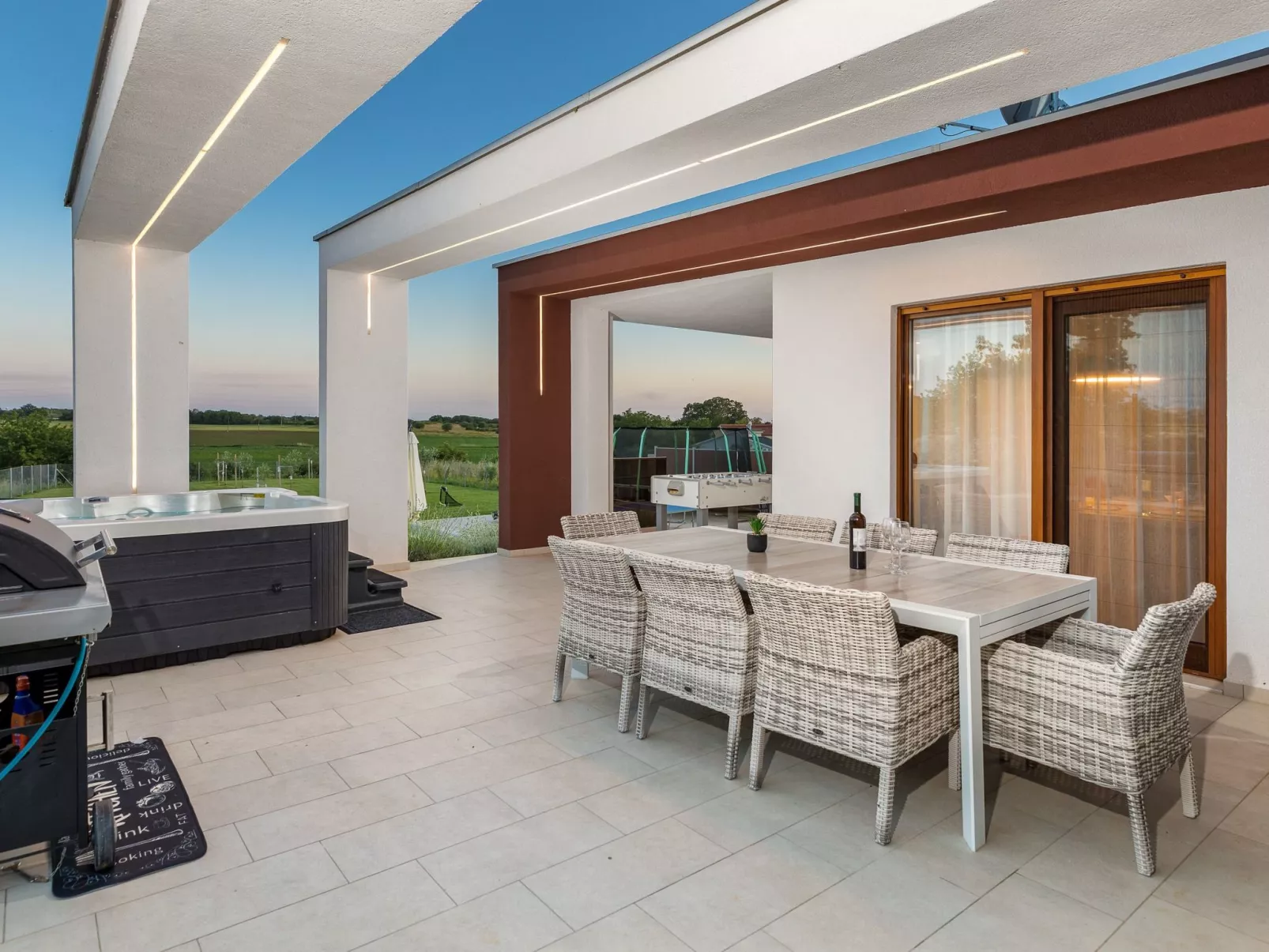 Villa Grofica, beheizter Pool, Taverne, Strandnähe-Buiten