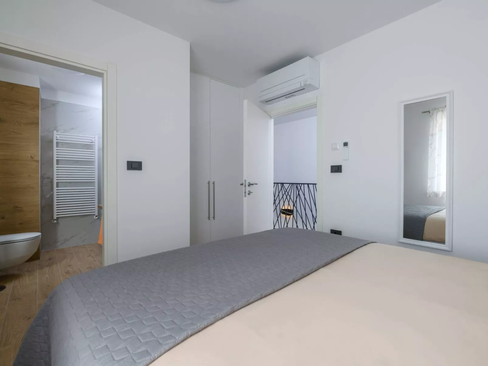 Villa Grande, klimatisiert und mit Pool in Jursici-Image-tags.info