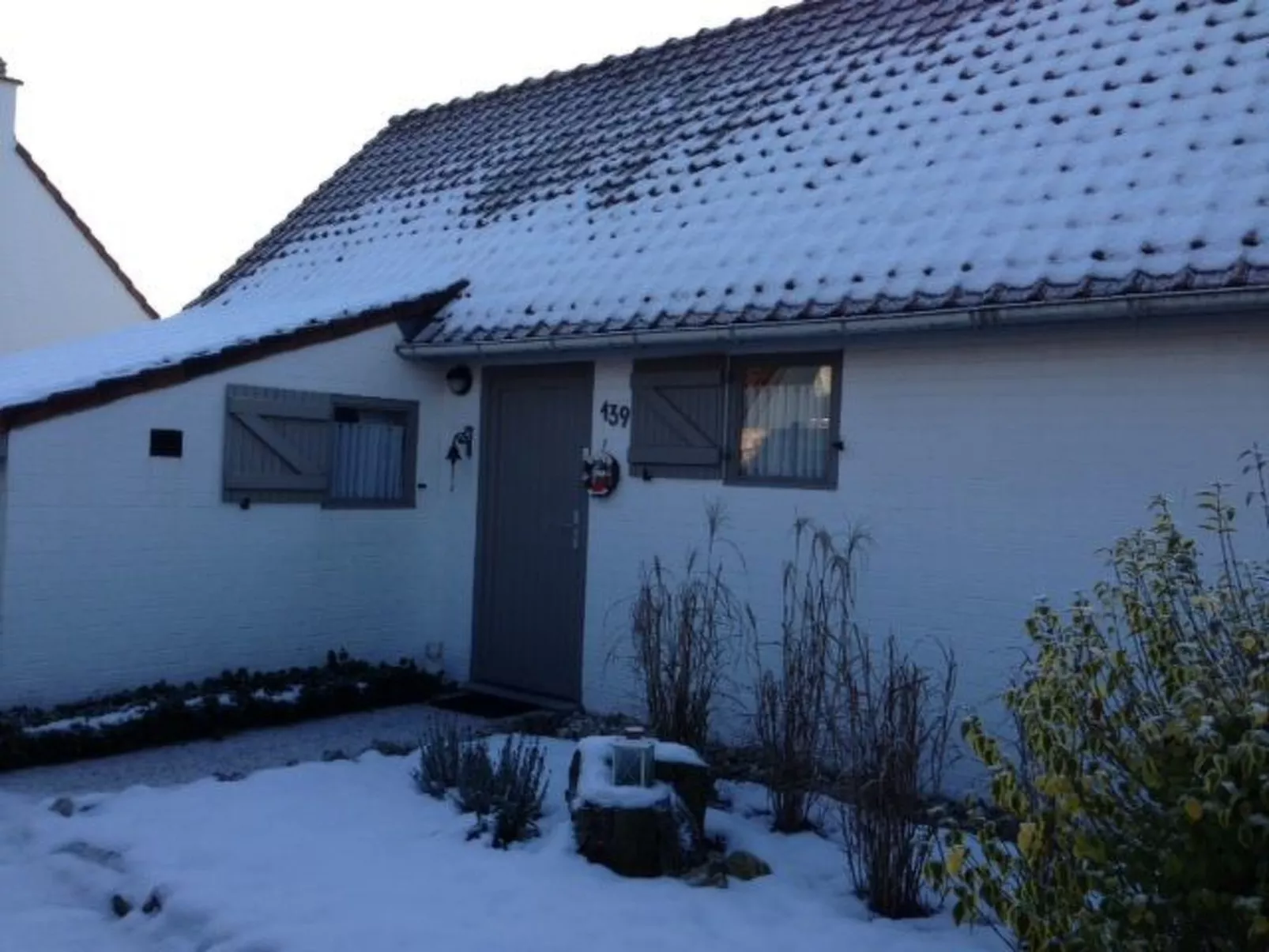 Zonneweelde bei Dünen und Wald-Buiten