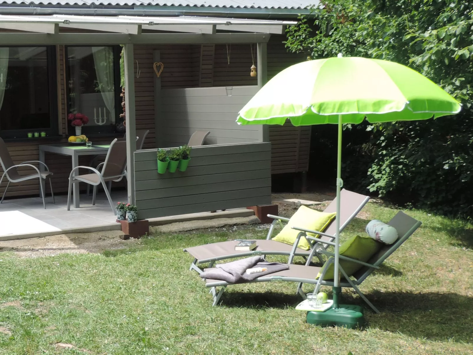 Gartenblick in Vöhl-Basdorf-Buiten