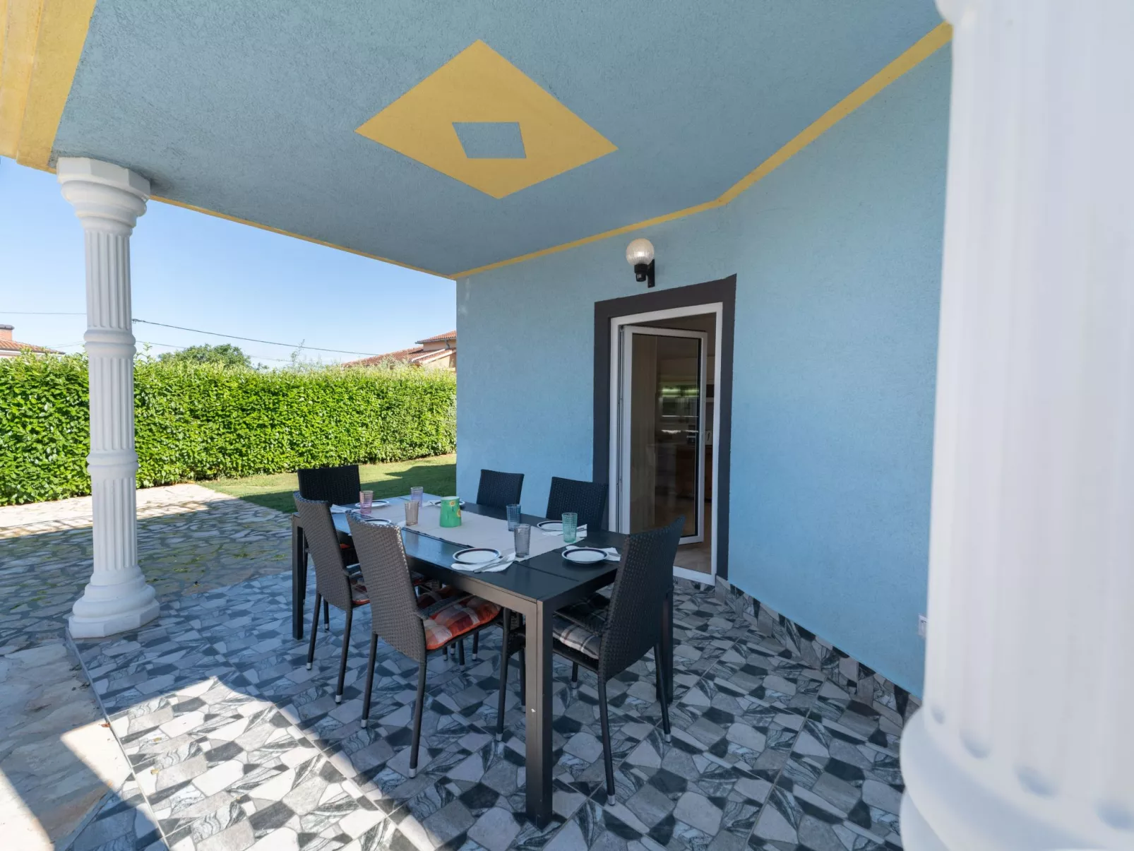 "Casa Tarra" mit eigenem Pool-Buiten