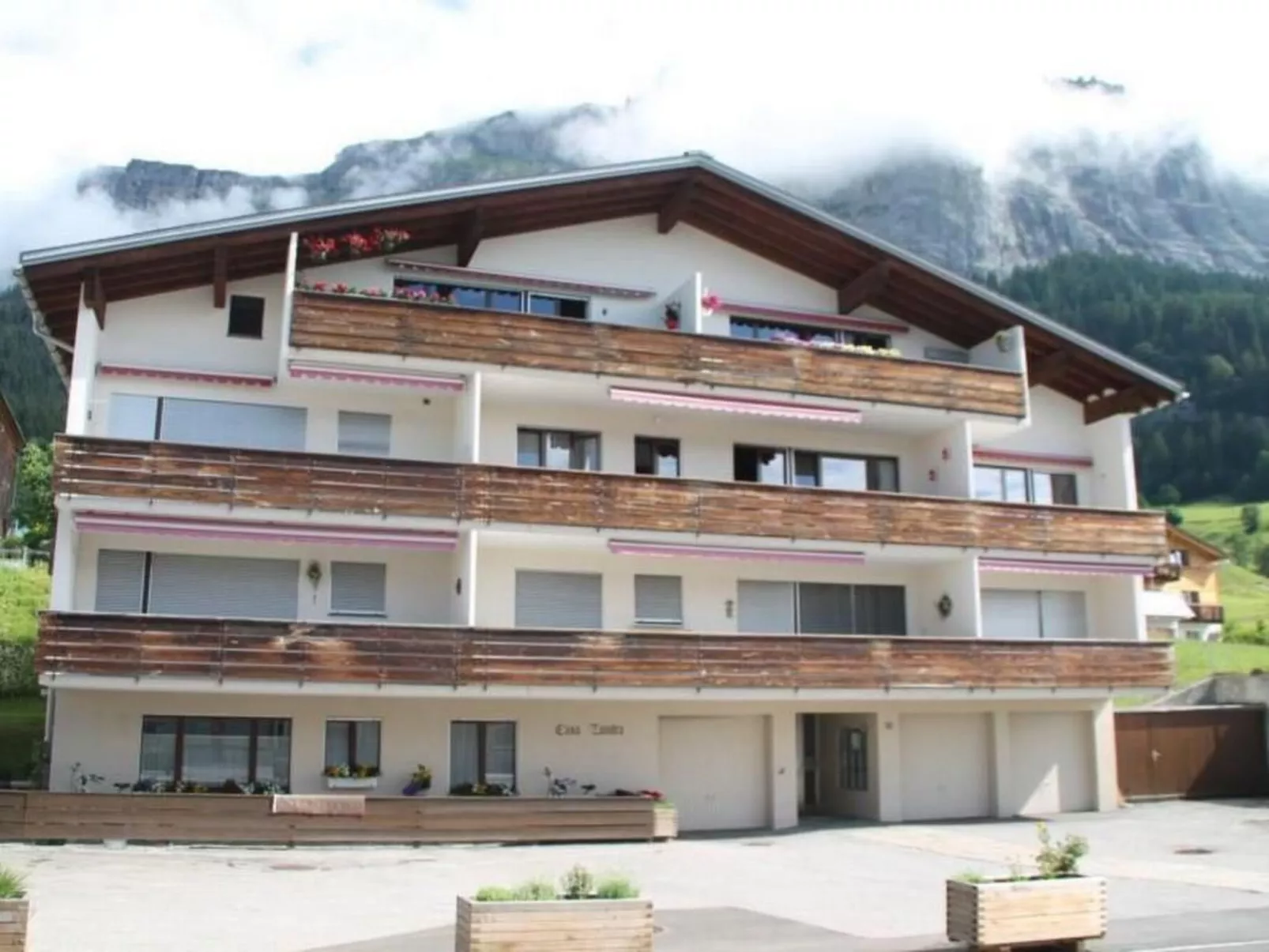 Zundra Klarenbeek-Buiten