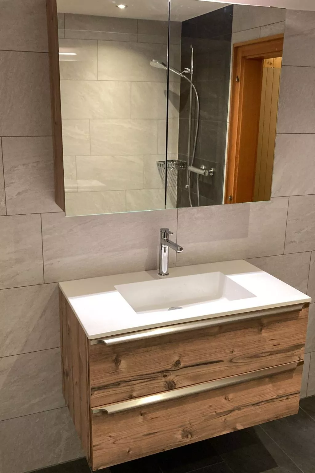 Chalet Finkenwiese - für 8 Erwachsene und 5 Kinder-Binnen