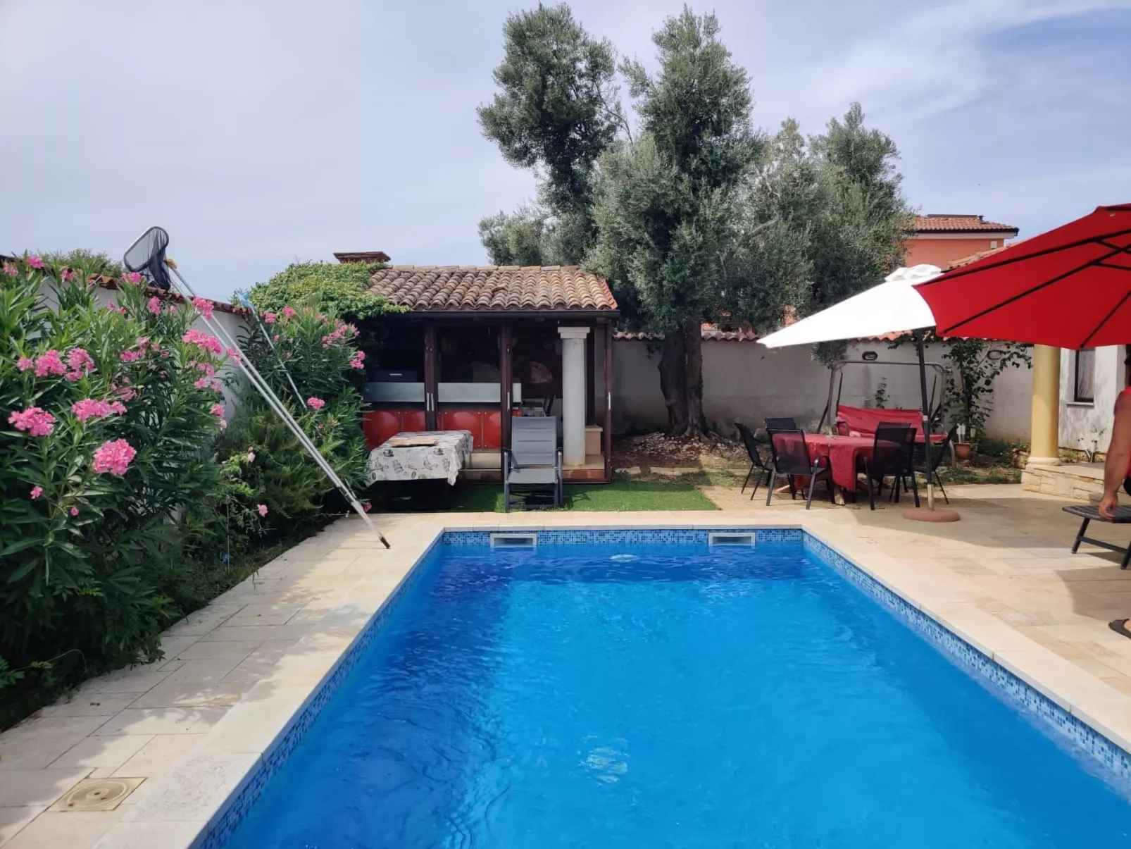 Haus mit Pool-Buiten