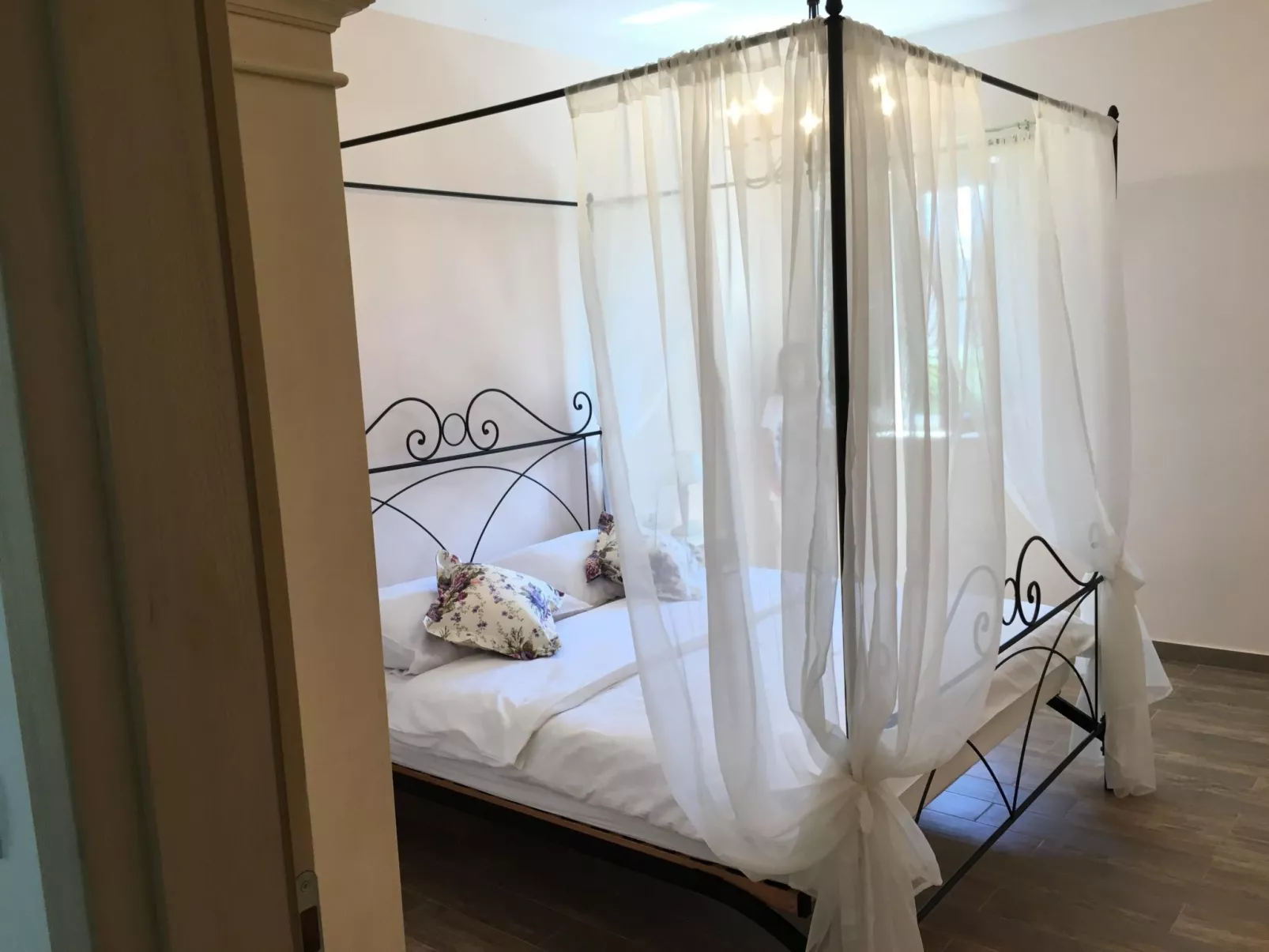 Gemütliche Wohnung in Stoja mit Möbliertem Balkon-Binnen