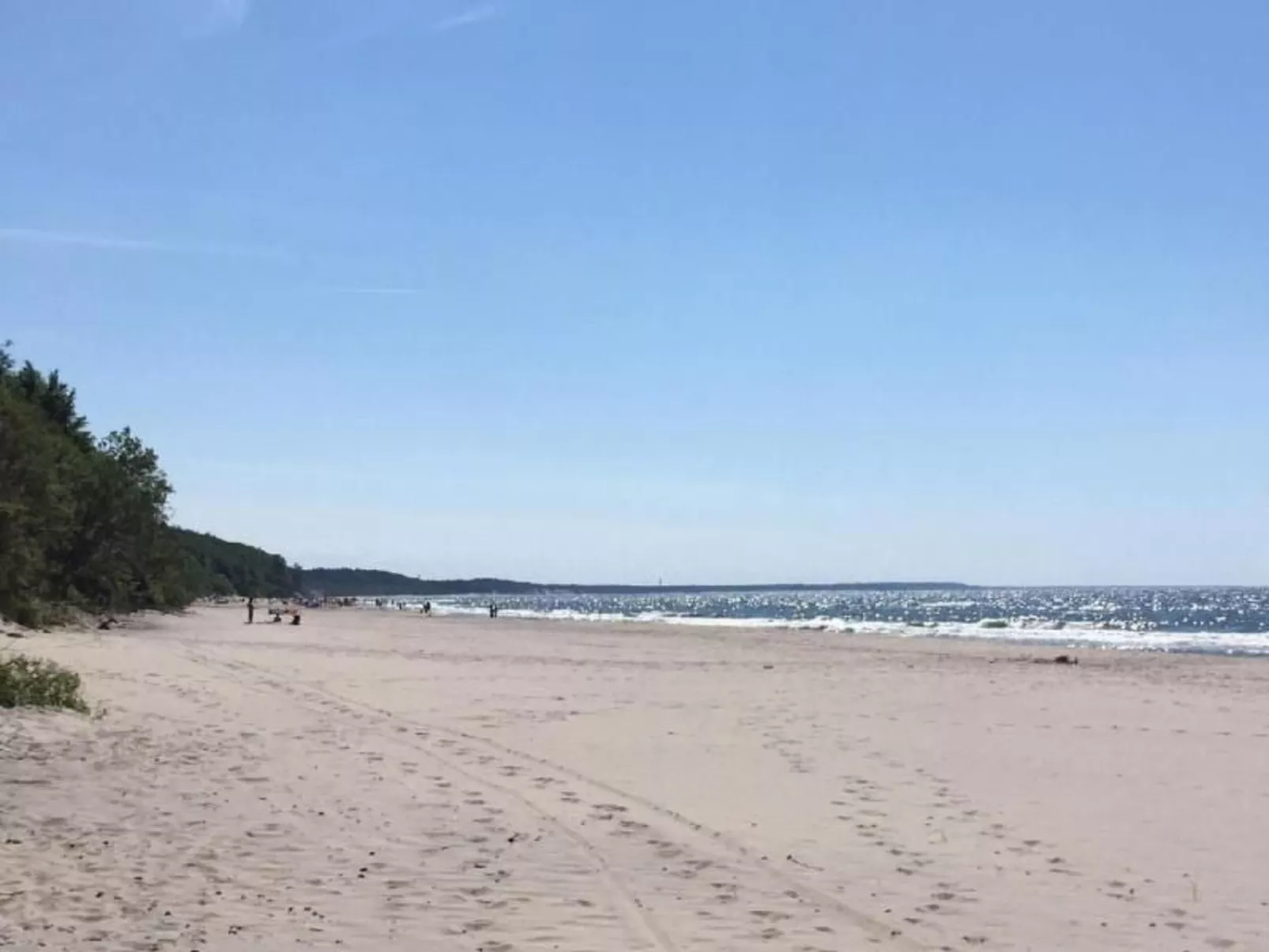 "Apartment 18B" mit Schwimmbad-Buiten