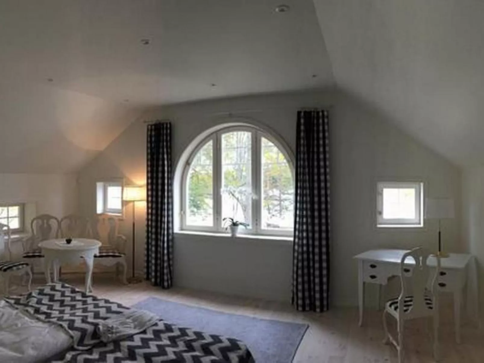 Grosses Sommerhaus direkt am See-Binnen