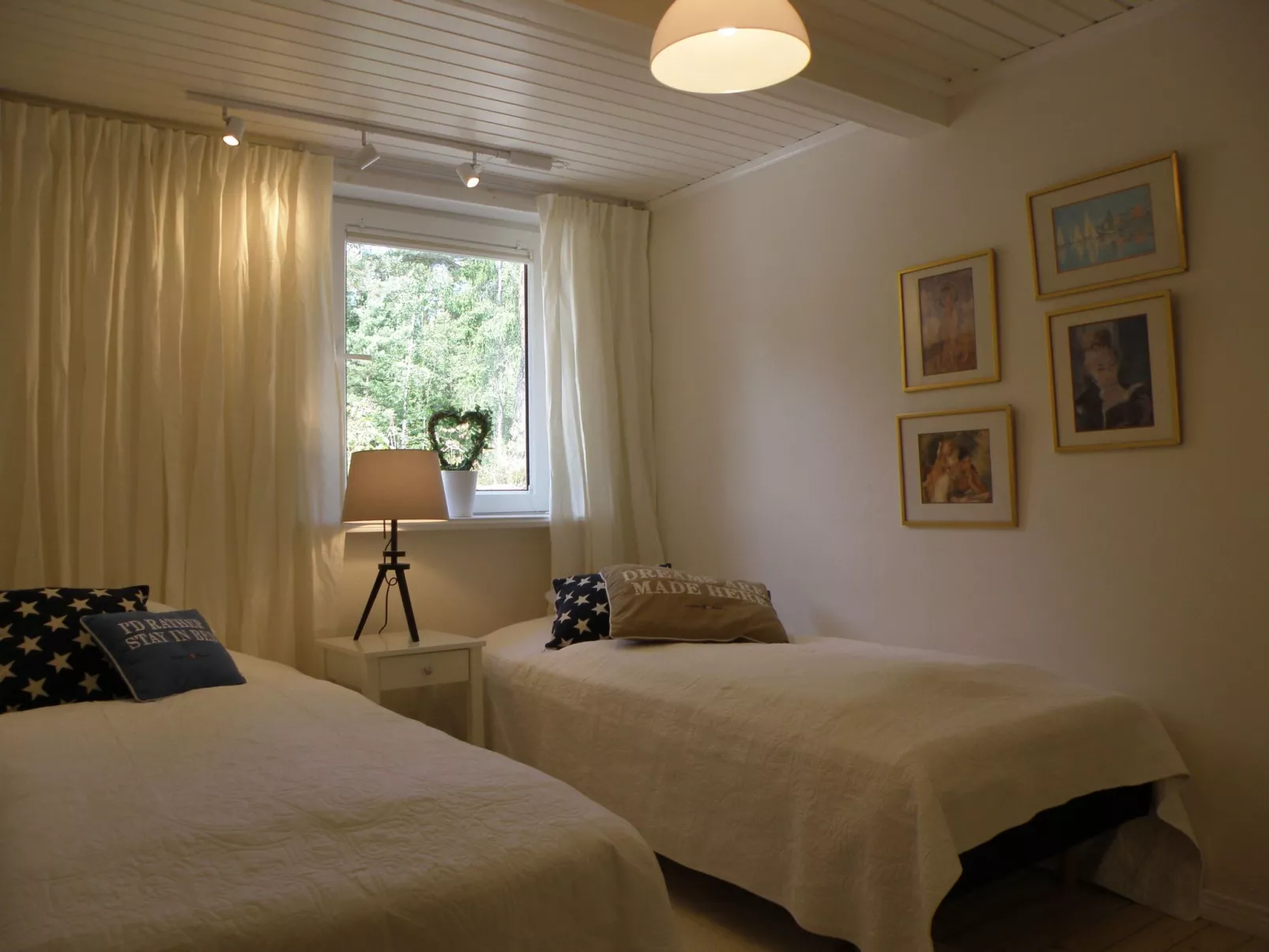 Wunderschönes Haus in einer fantastischen Natur am Meer-Binnen