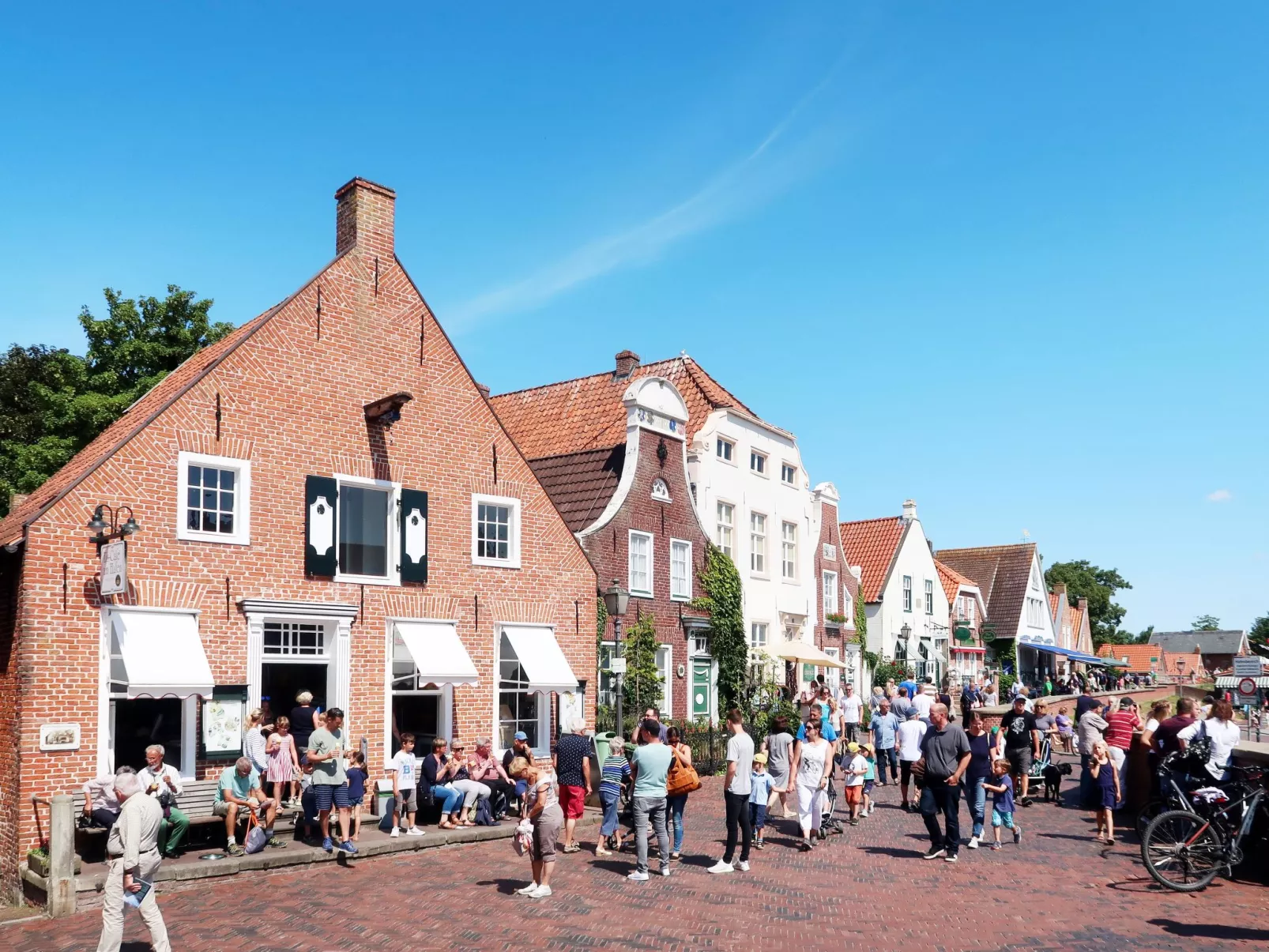 In Grimersum mit Grill und Garten-Omgeving