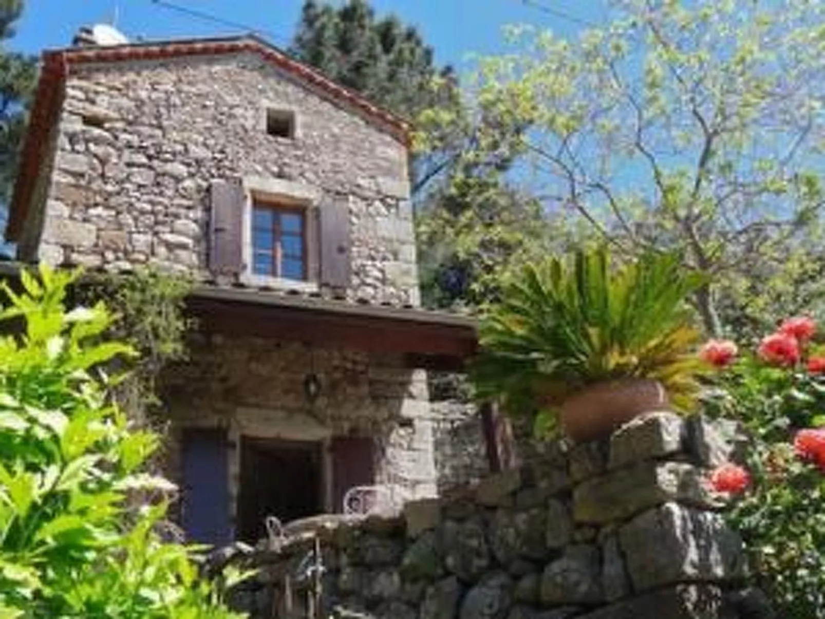 Reclusion in Style-Buiten