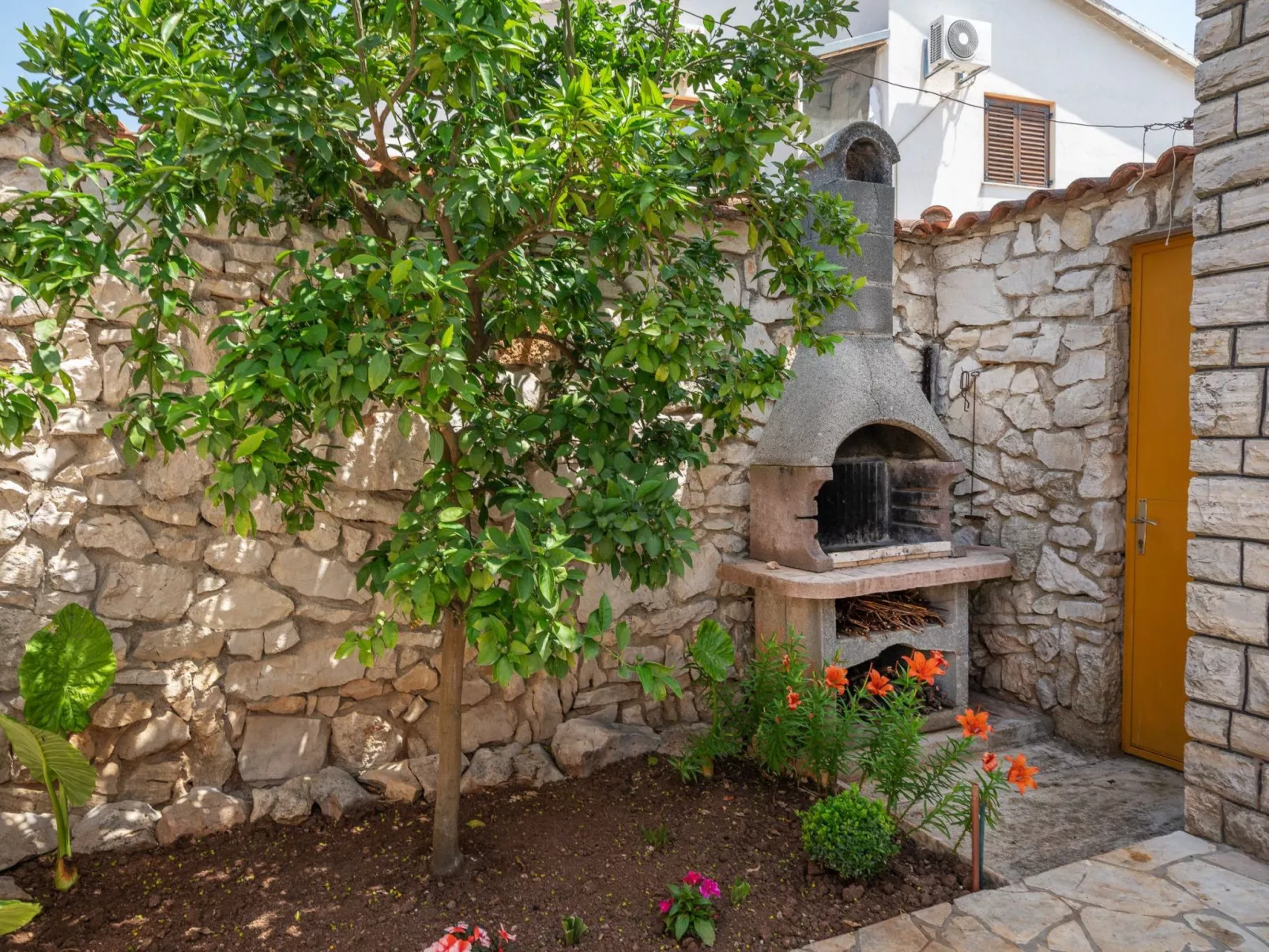 Wohnung "Klaudia" mit Balkon-Buiten