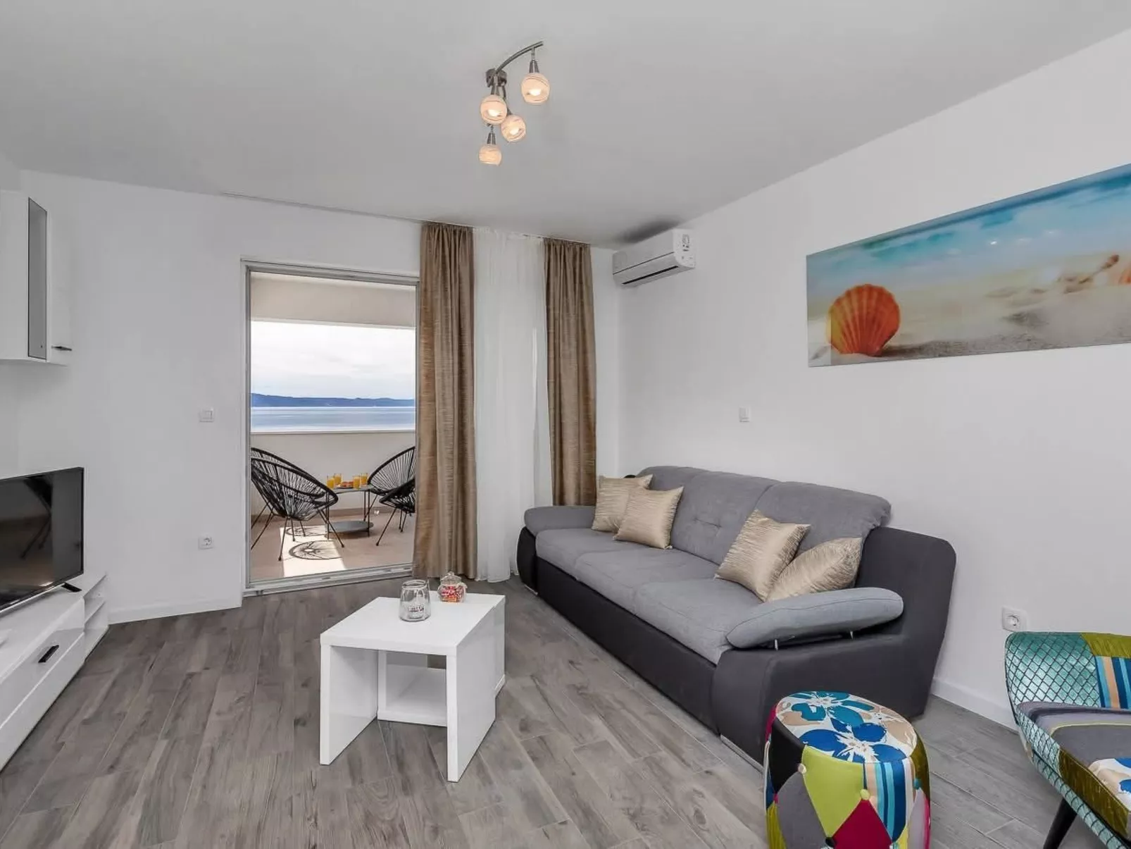 „Villa No Stress“ mit Infinity-Pool-Image-tags.info