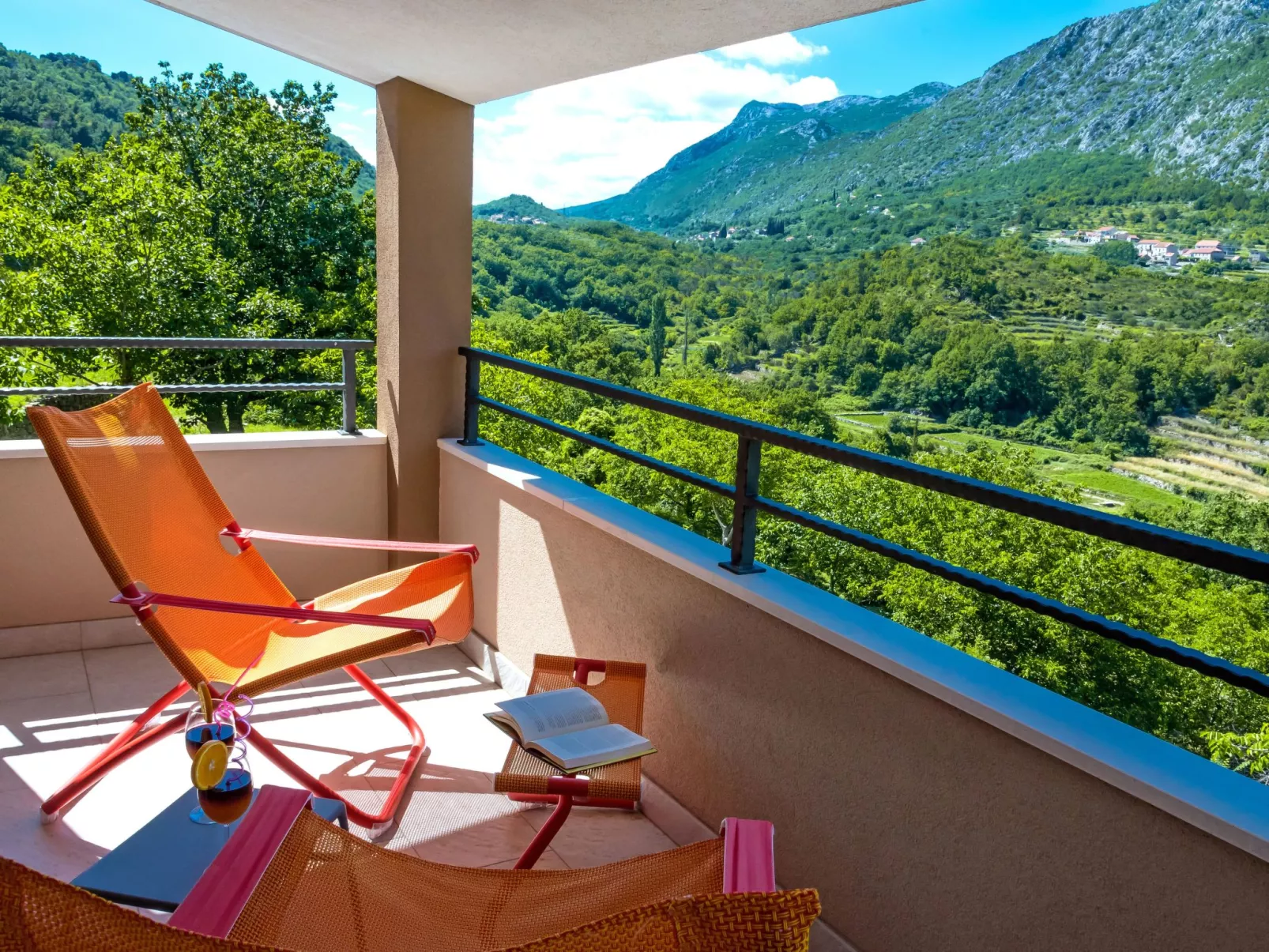 Villa Mosor mit beheiztem Salzwasserpool und Sauna-Buiten