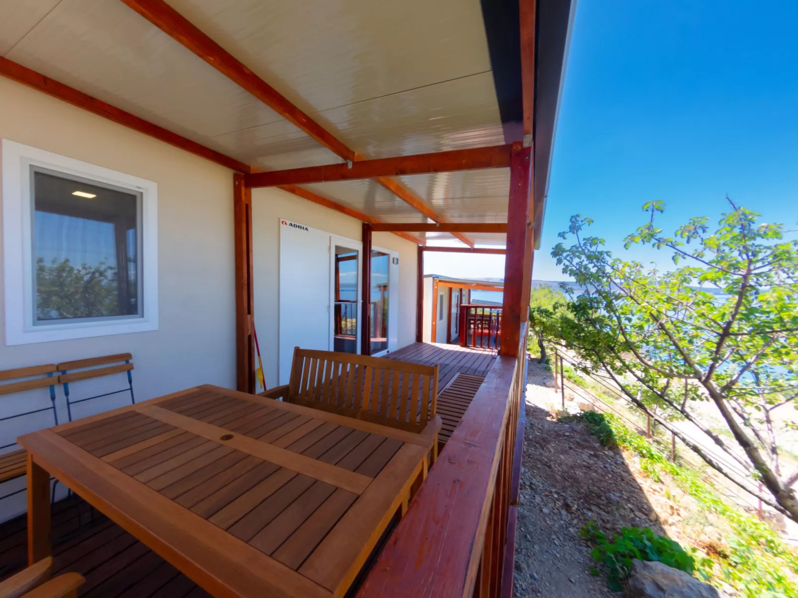 Mobilheim "Adria Family" mit Pool-Buiten