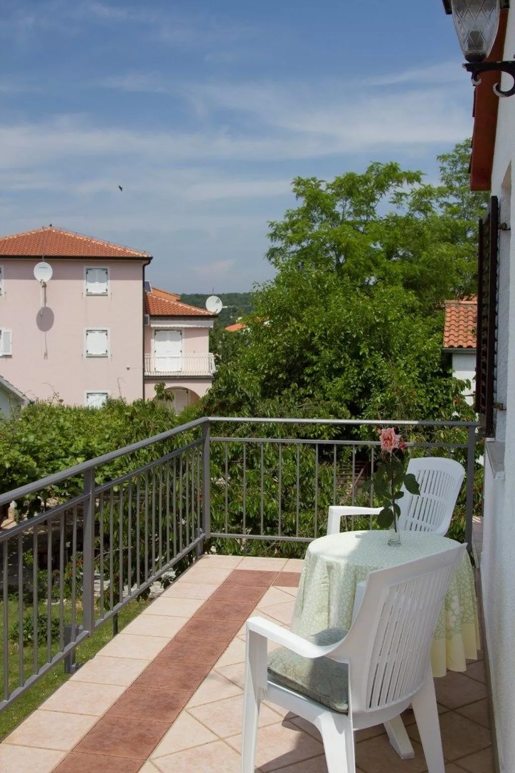 Kleine Wohnung mit schönem Balkon - Buiten