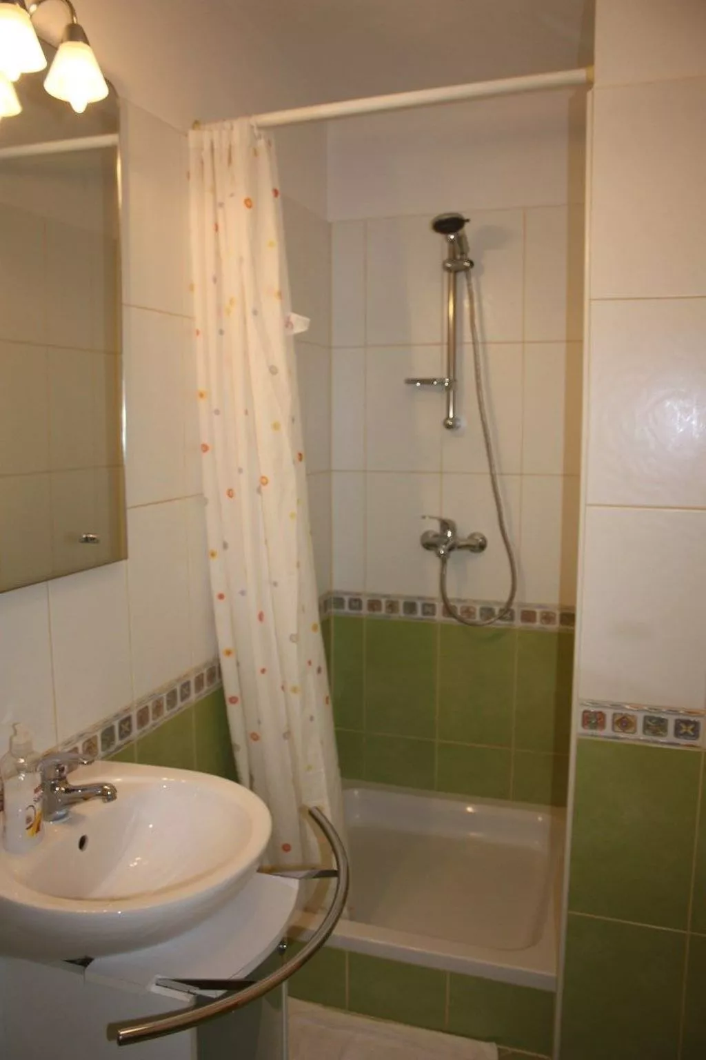 App Nirvana mit Garten in der Altstadt von Vrsar-Binnen