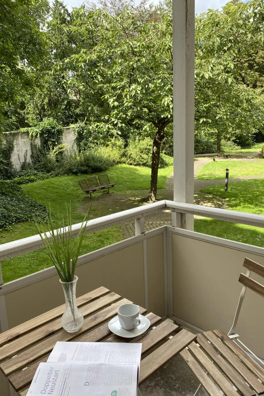 Grüne Oase neben Duisburg Hbf-Buiten