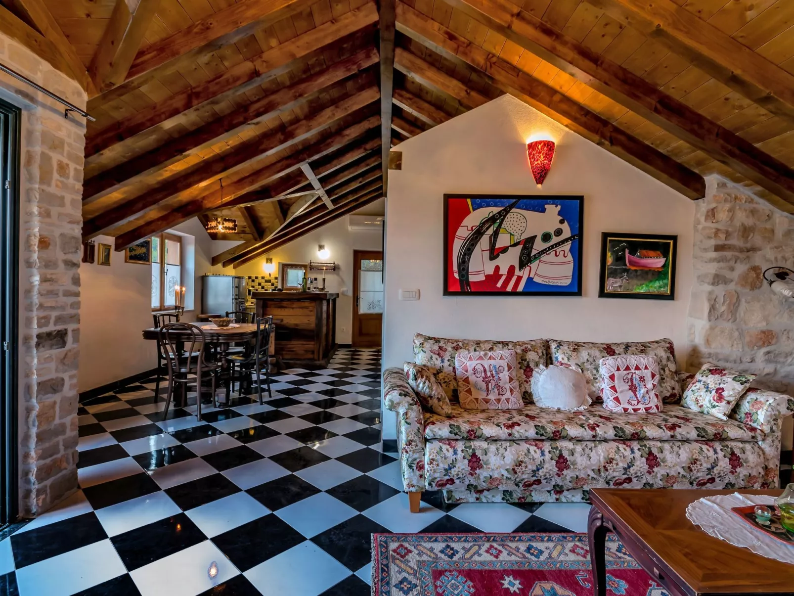 Hidden Heaven Private Resort - Beheizter Pool-Binnen