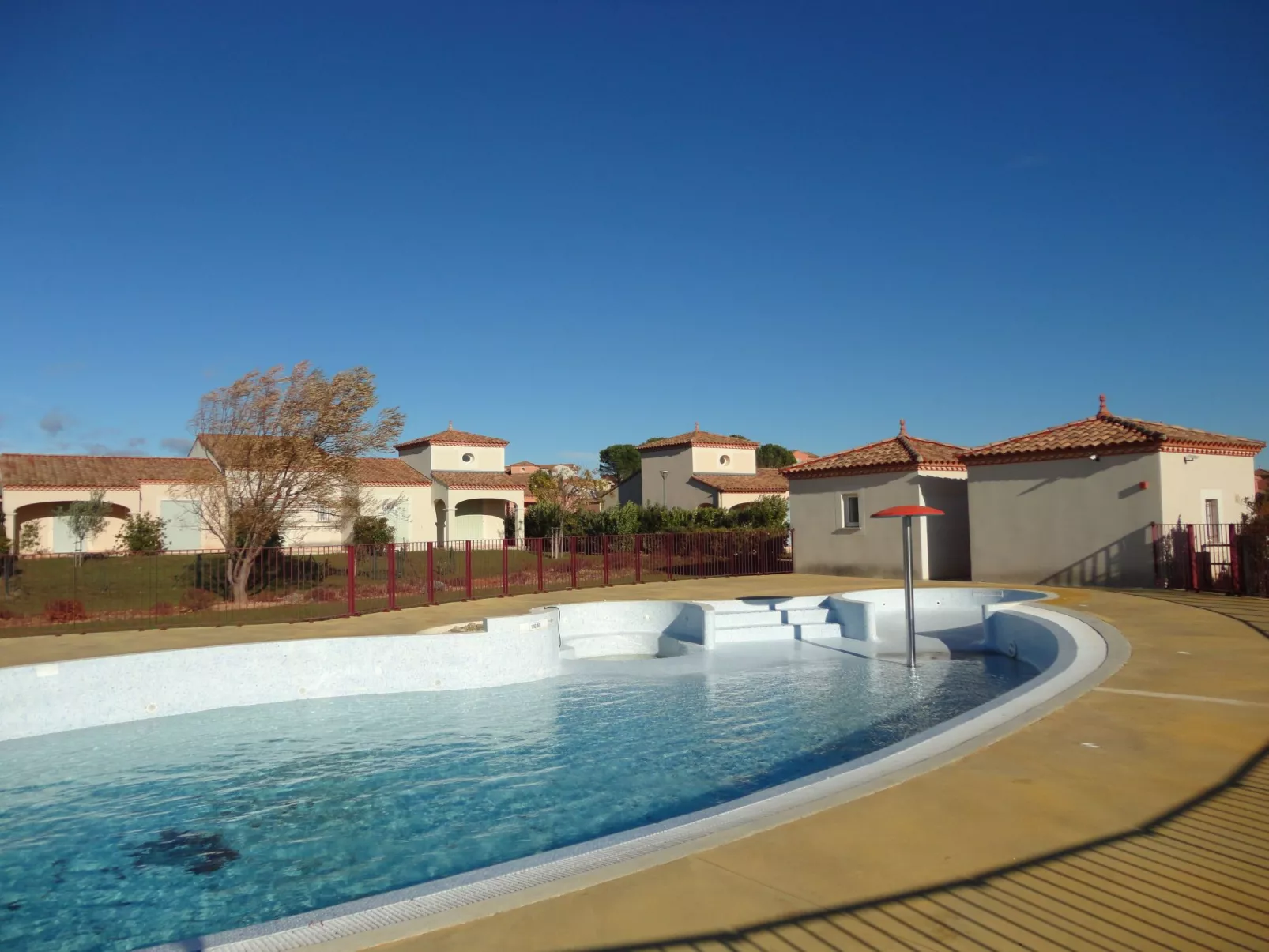 VILLA T3 PMR ZWISCHEN NARBONNE UND CARCASSONNE-Buiten