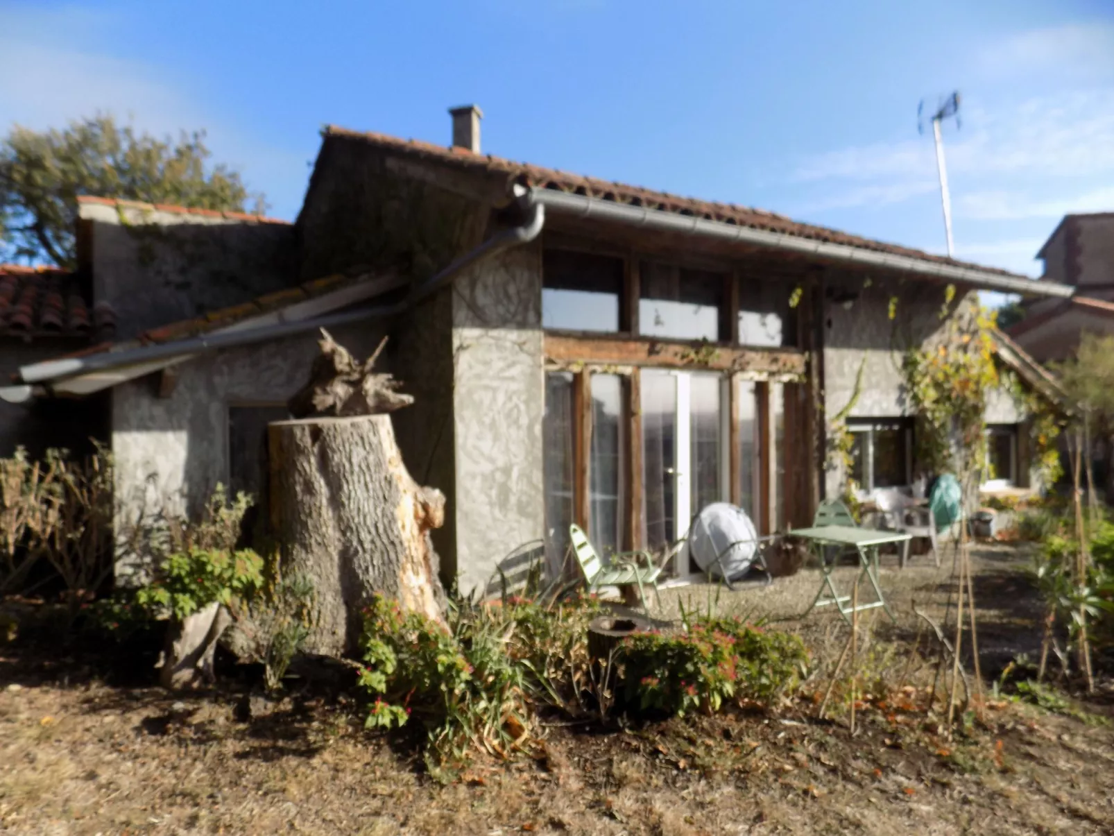 Die Unterkunft für zwei bis sechs Personen, Schwimmbad, Bouleplatz, Spa, Tennis-Buiten