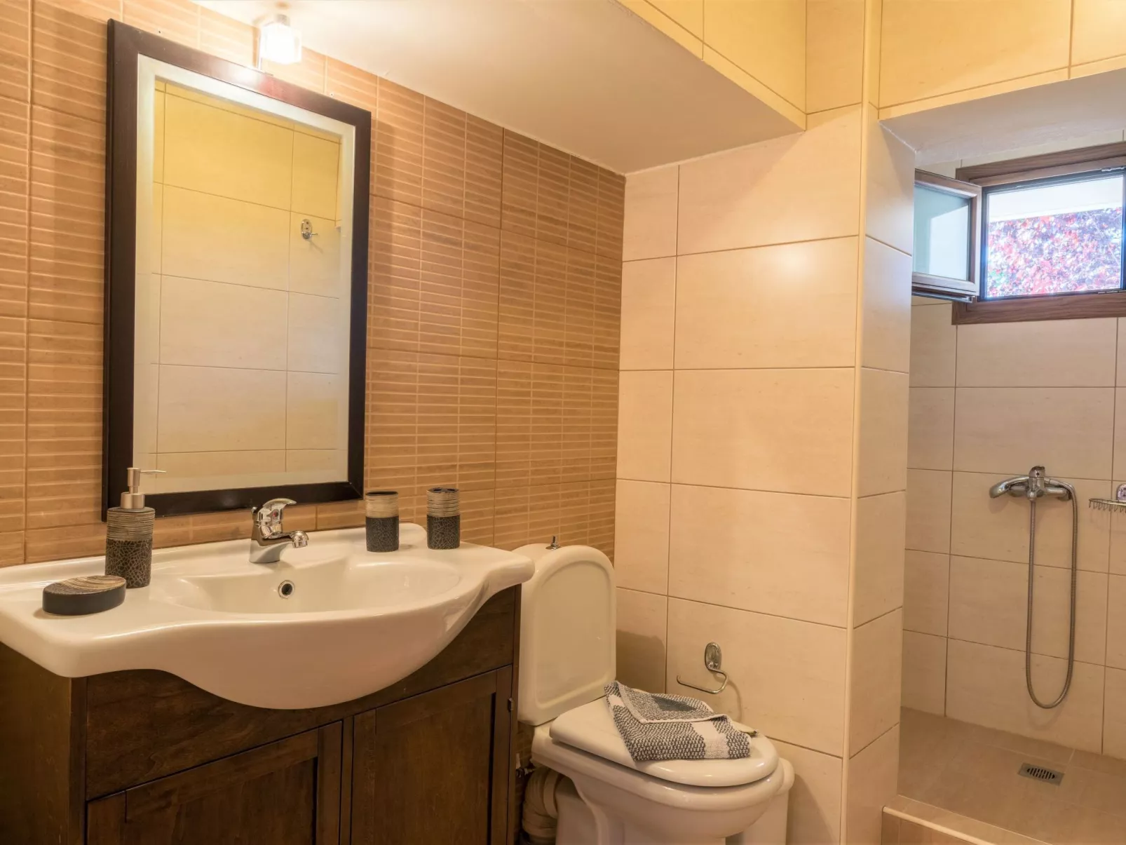 Villa Zeus mit privatem Pool und Jacuzzi-Binnen