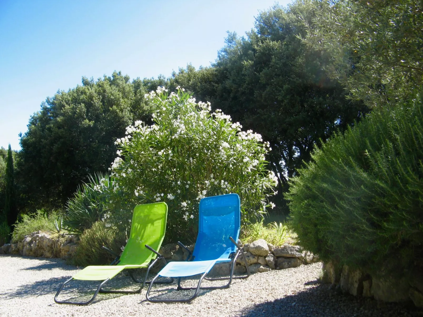 À l'abri du Mistral-Buiten