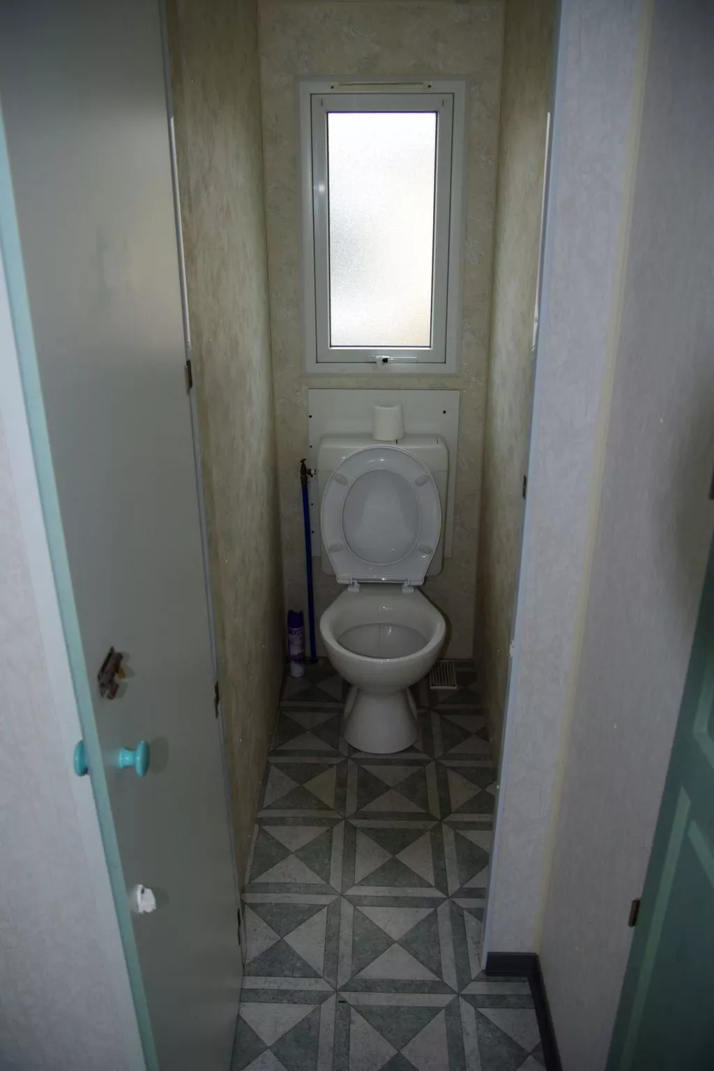 Mobiles Haus mit Blick auf das Wasser-Binnen