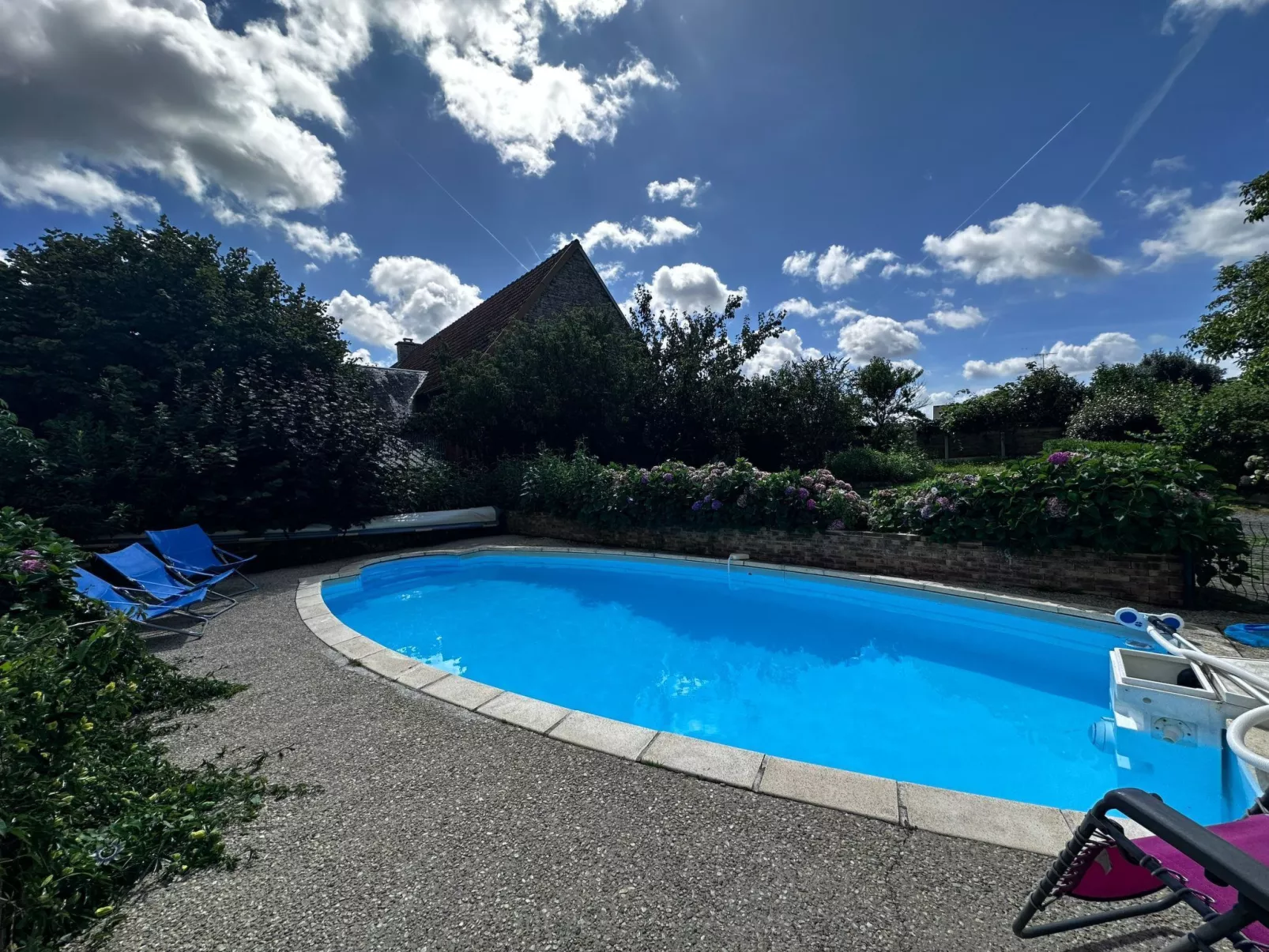 Longère mit Pool-Buiten