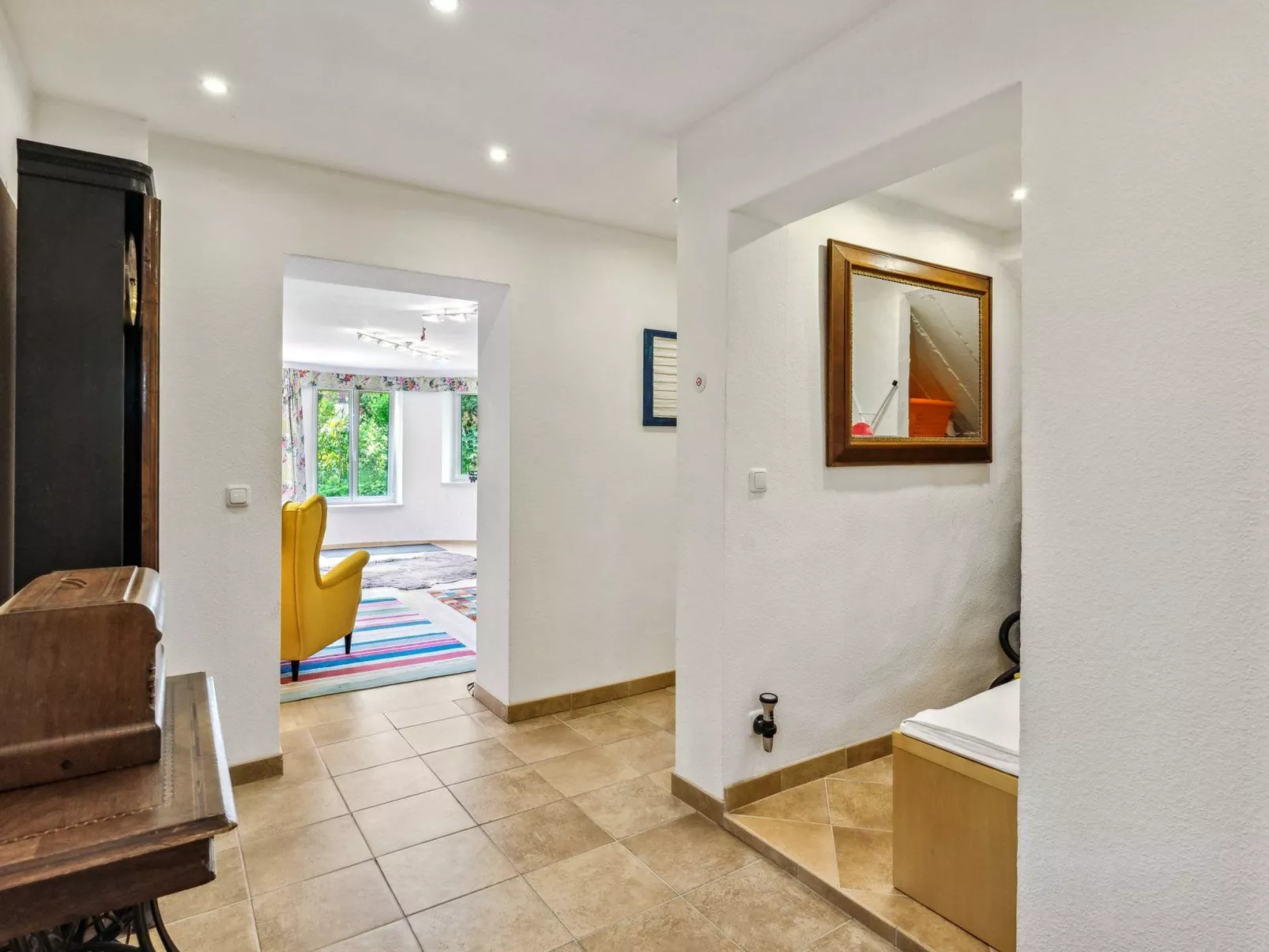 In Karlshorst mit Terrasse-Binnen