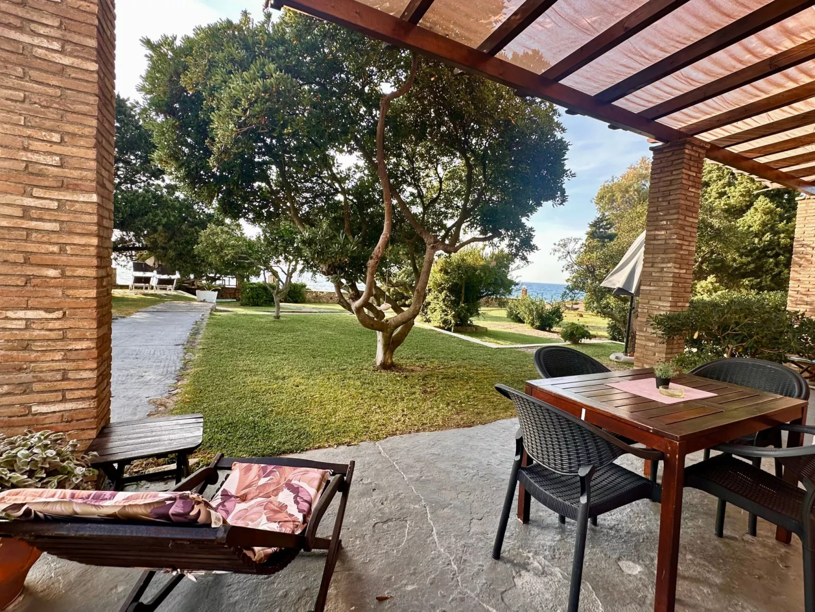 Familienrückzug mit Meerblick in den Genari Apartments-Image-tags.info