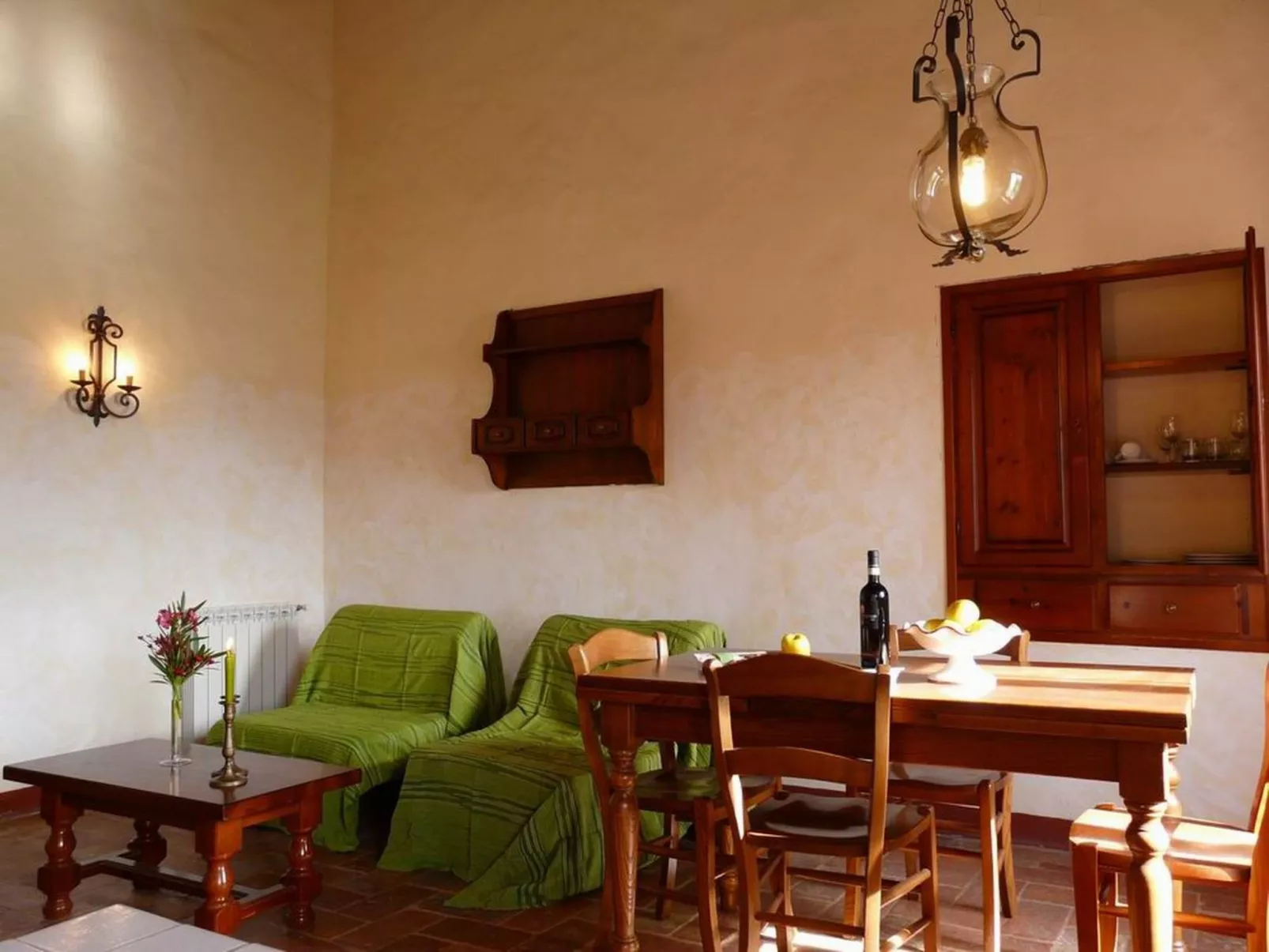 Rosa castellett' Wohnung mit Pool-Image-tags.info