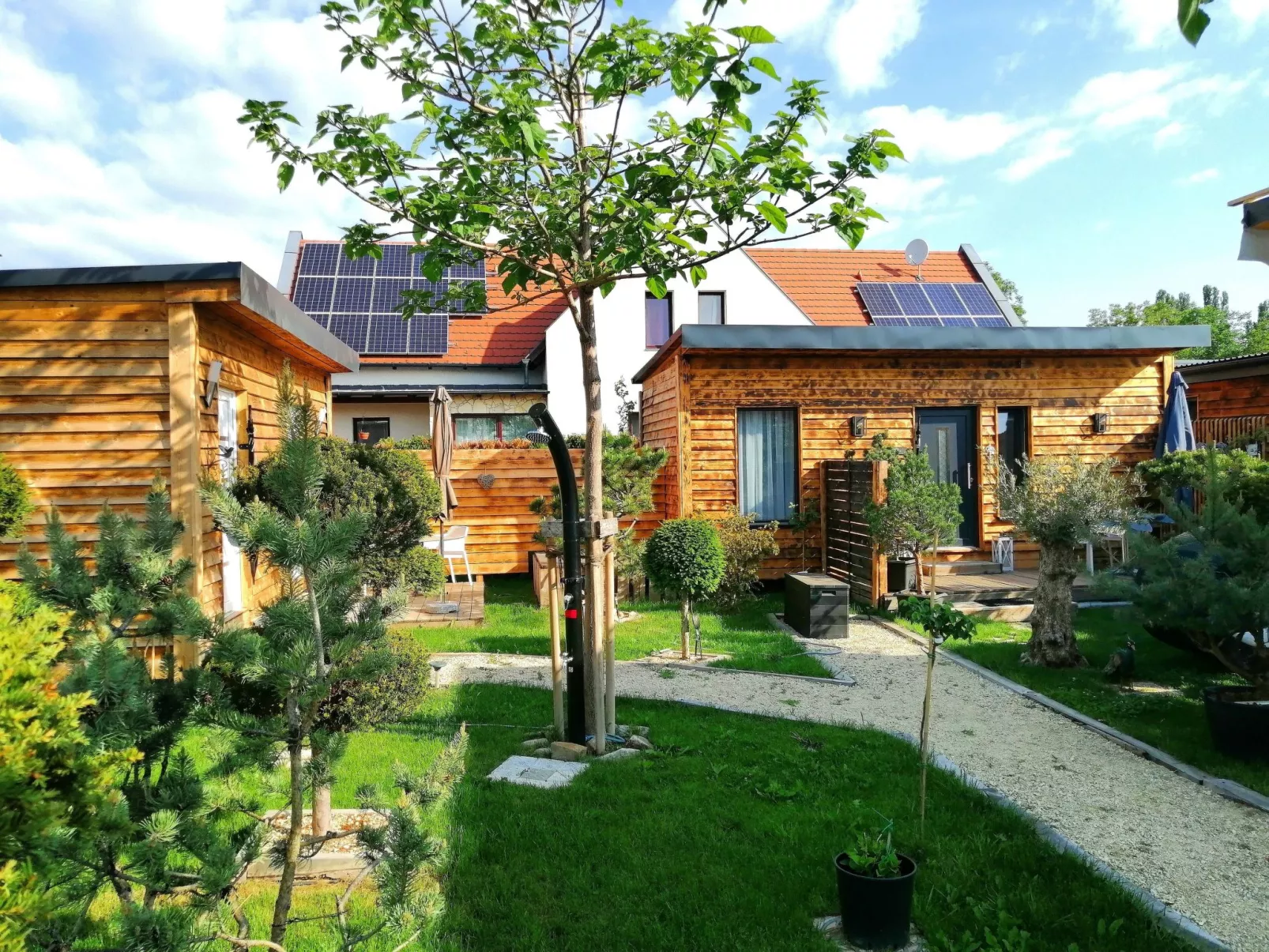 Tolles Ferienhaus mit Garten, Grill und Terrasse-Buiten