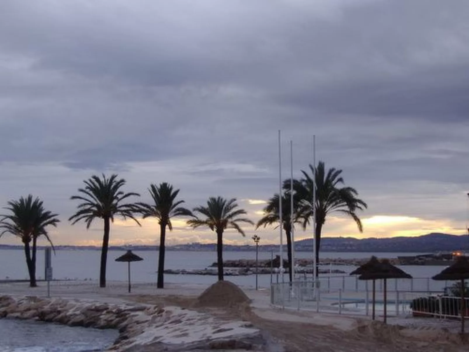 Wohnung "Les roses" auf einem eingemauerten Grundstück-Buiten